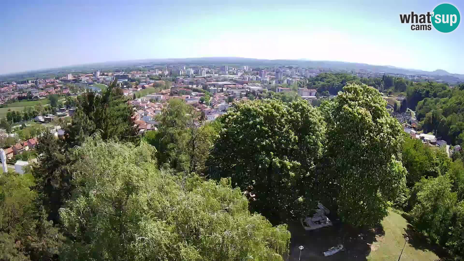 Spletna kamera Karlovac Dubovac grad – Pogled v živo na zgodovinsko znamenitost Karlovca