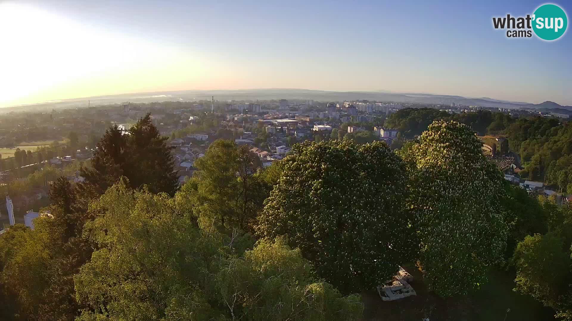 Spletna kamera Karlovac Dubovac grad – Pogled v živo na zgodovinsko znamenitost Karlovca