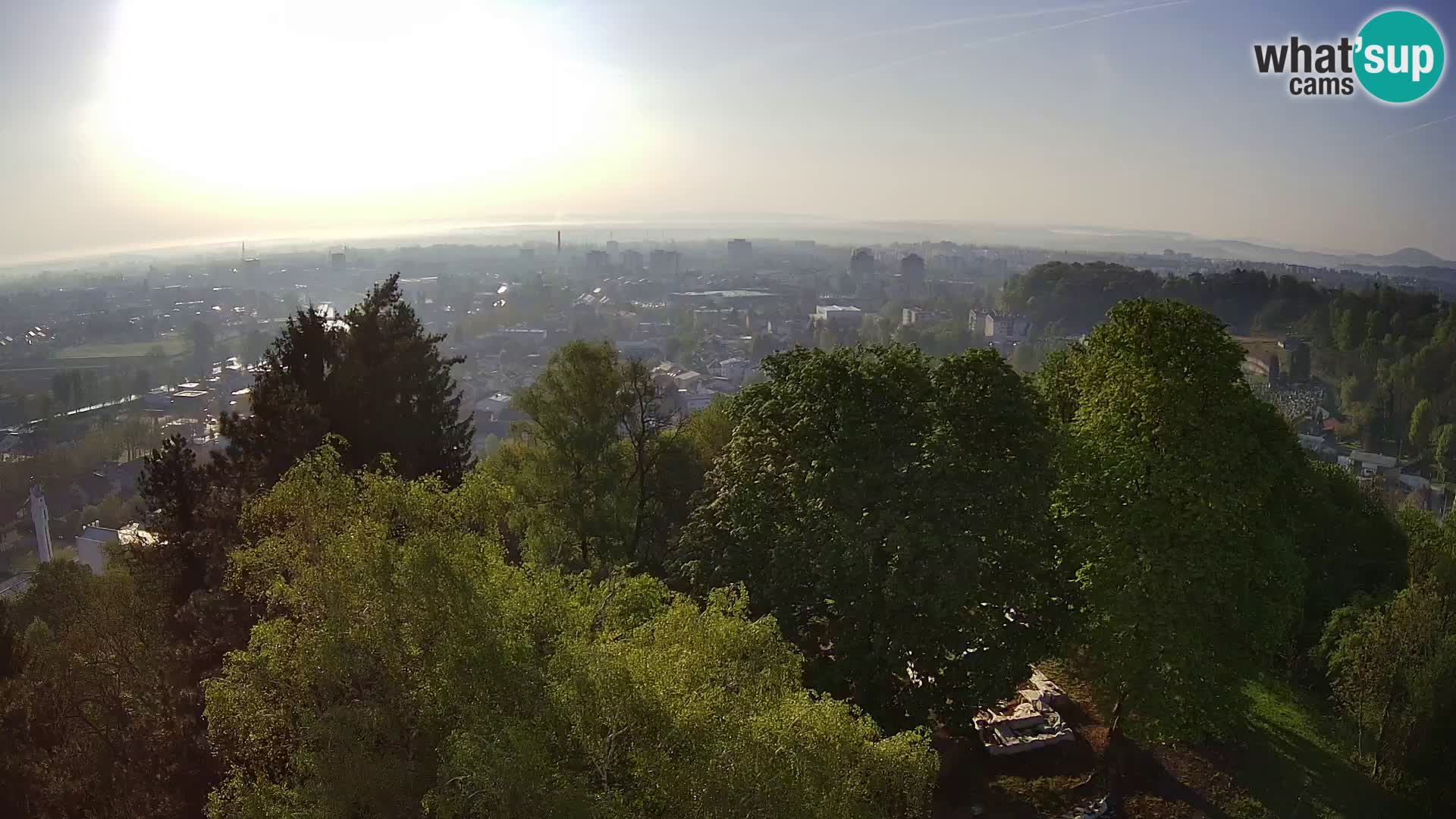 Spletna kamera Karlovac Dubovac grad – Pogled v živo na zgodovinsko znamenitost Karlovca