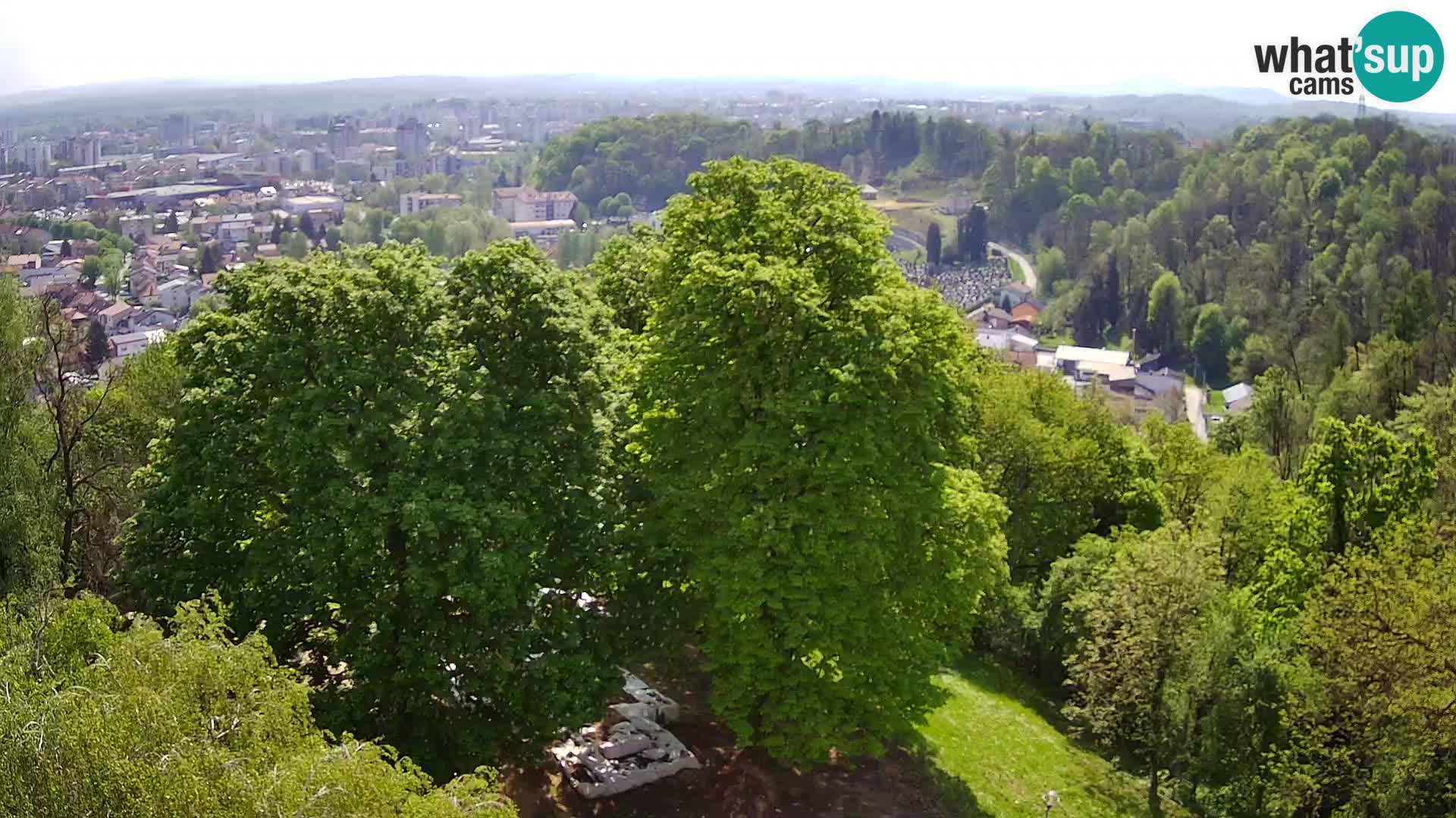 Spletna kamera Karlovac Dubovac grad – Pogled v živo na zgodovinsko znamenitost Karlovca