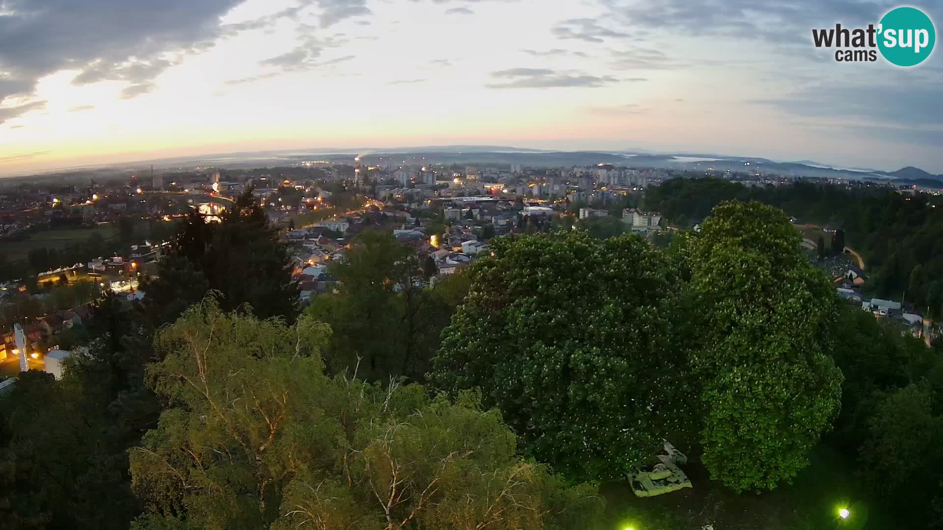 Spletna kamera Karlovac Dubovac grad – Pogled v živo na zgodovinsko znamenitost Karlovca