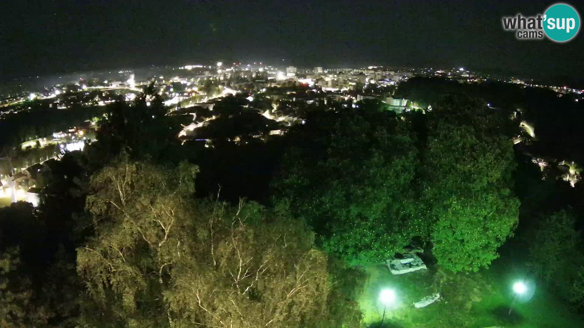 Spletna kamera Karlovac Dubovac grad – Pogled v živo na zgodovinsko znamenitost Karlovca