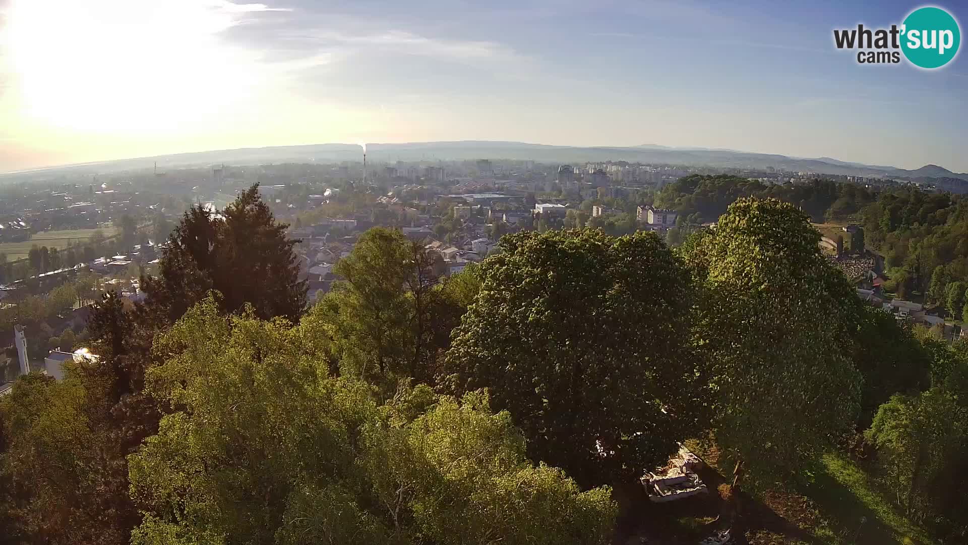 Spletna kamera Karlovac Dubovac grad – Pogled v živo na zgodovinsko znamenitost Karlovca