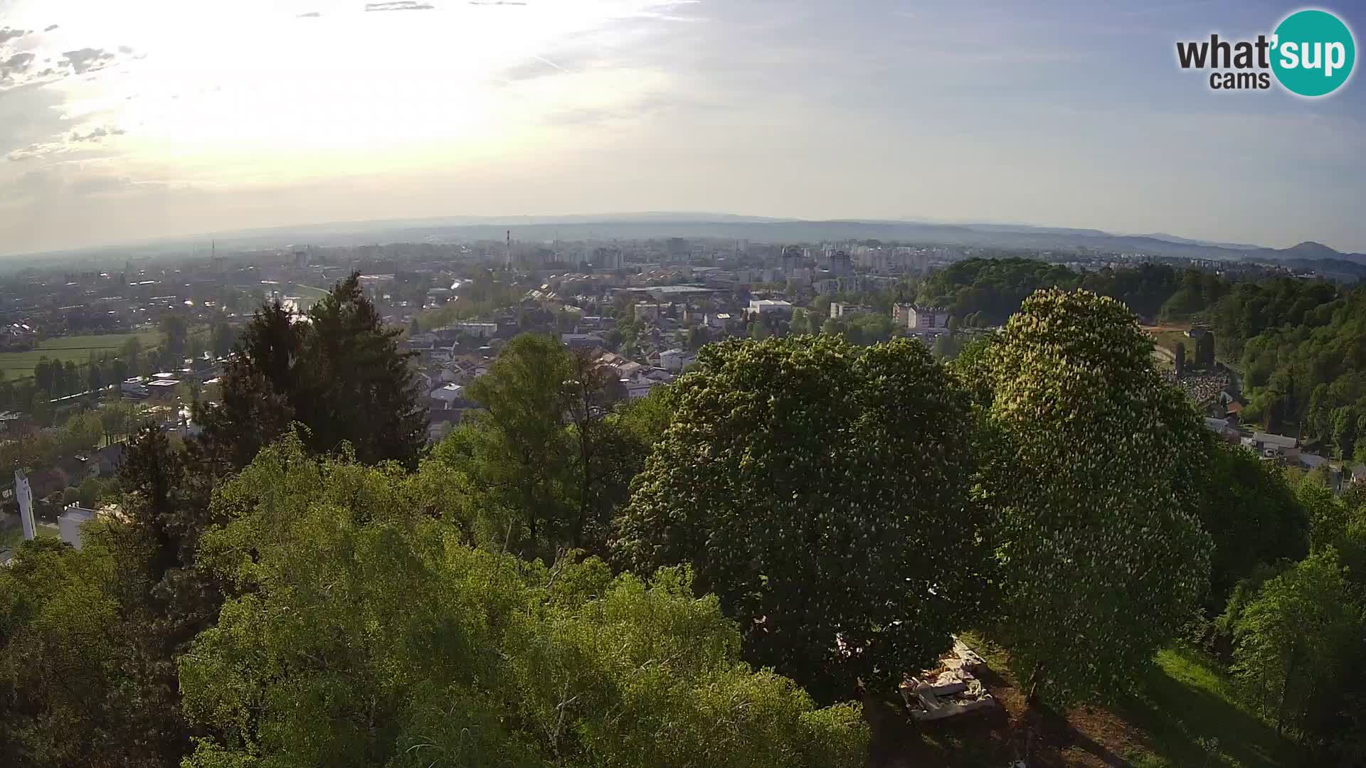 Spletna kamera Karlovac Dubovac grad – Pogled v živo na zgodovinsko znamenitost Karlovca