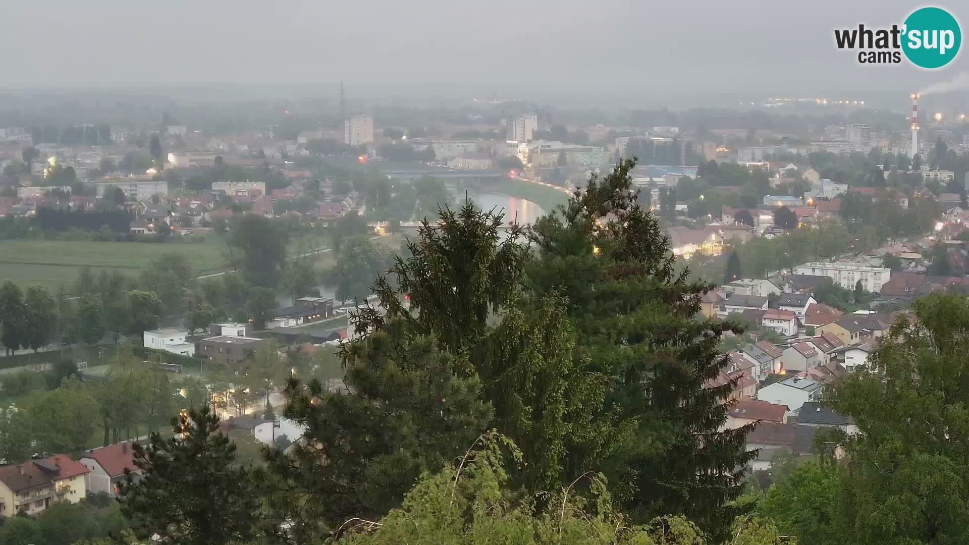 Spletna kamera Karlovac Dubovac grad – Pogled v živo na zgodovinsko znamenitost Karlovca