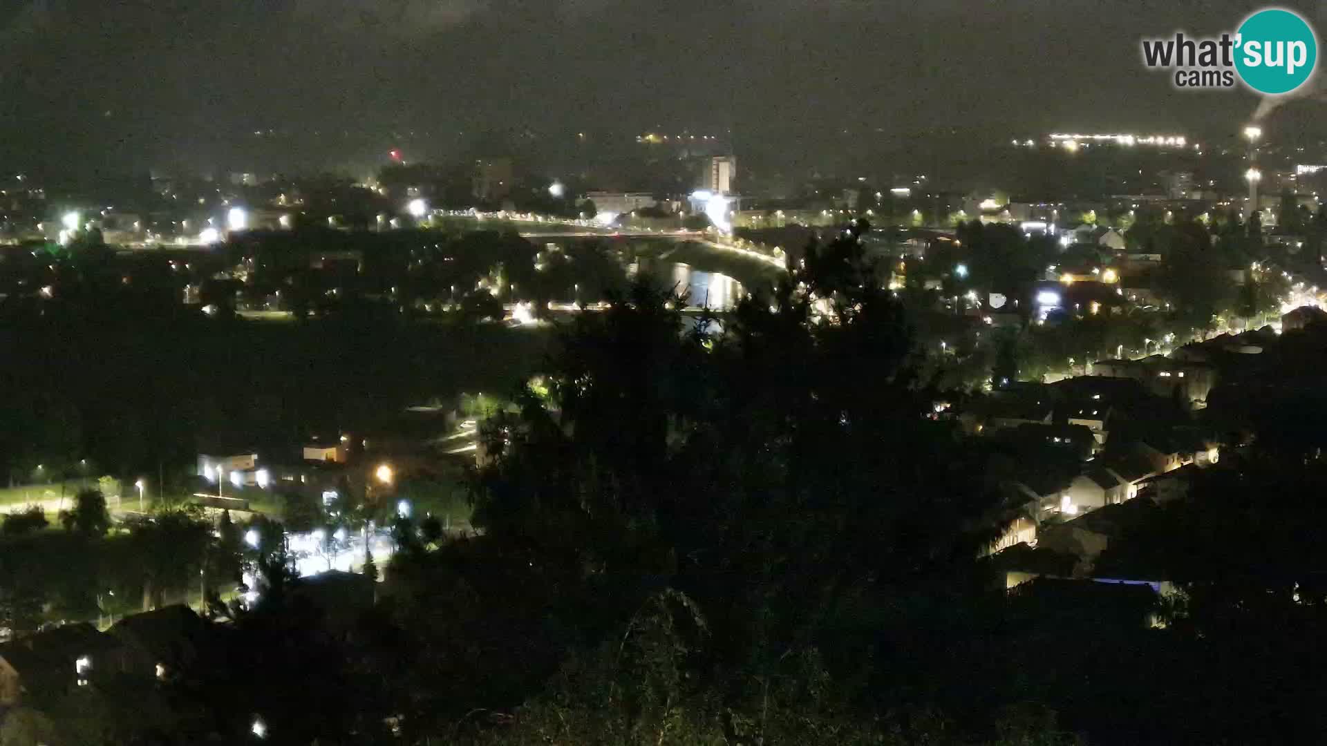 Spletna kamera Karlovac Dubovac grad – Pogled v živo na zgodovinsko znamenitost Karlovca