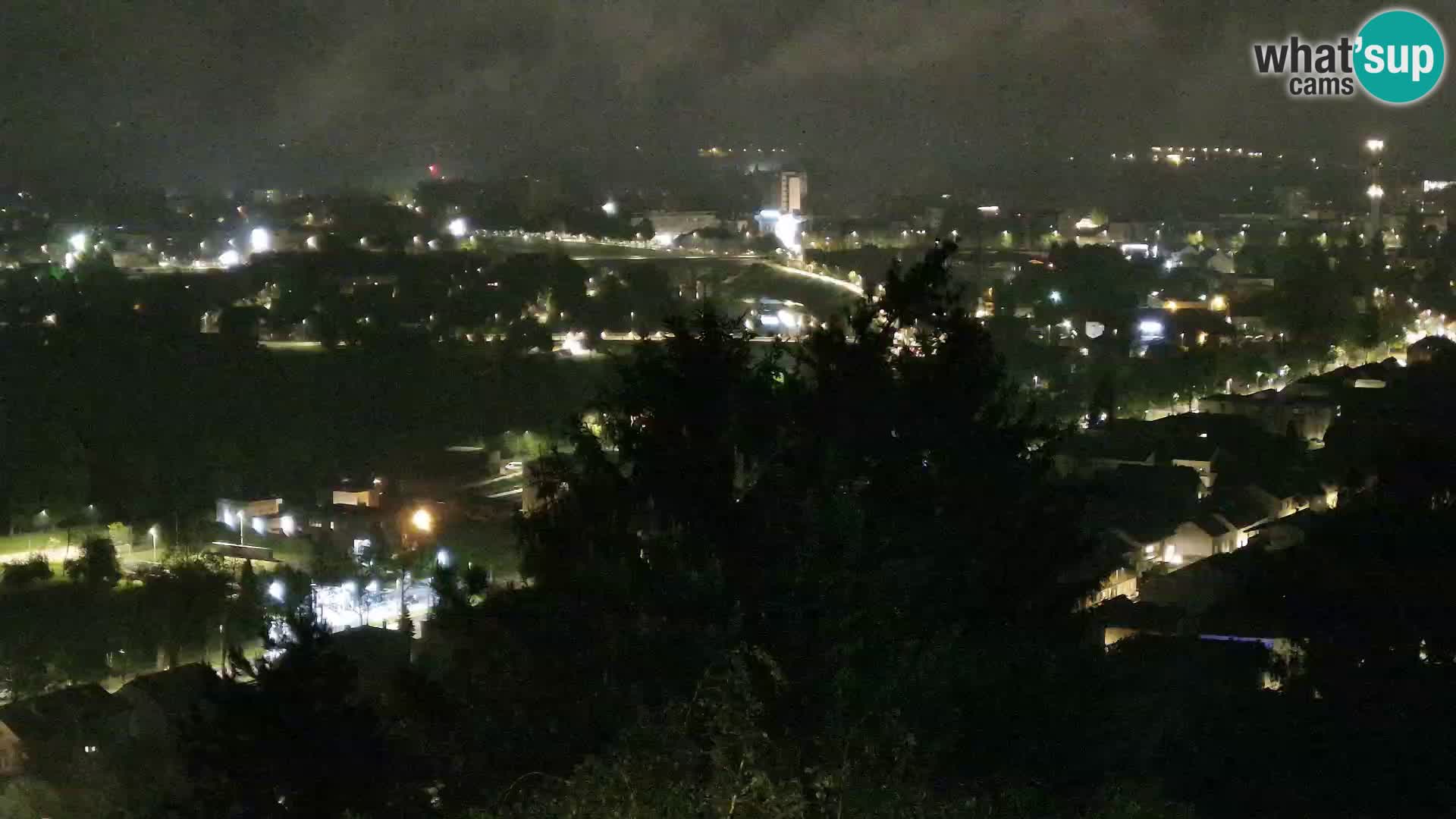 Spletna kamera Karlovac Dubovac grad – Pogled v živo na zgodovinsko znamenitost Karlovca