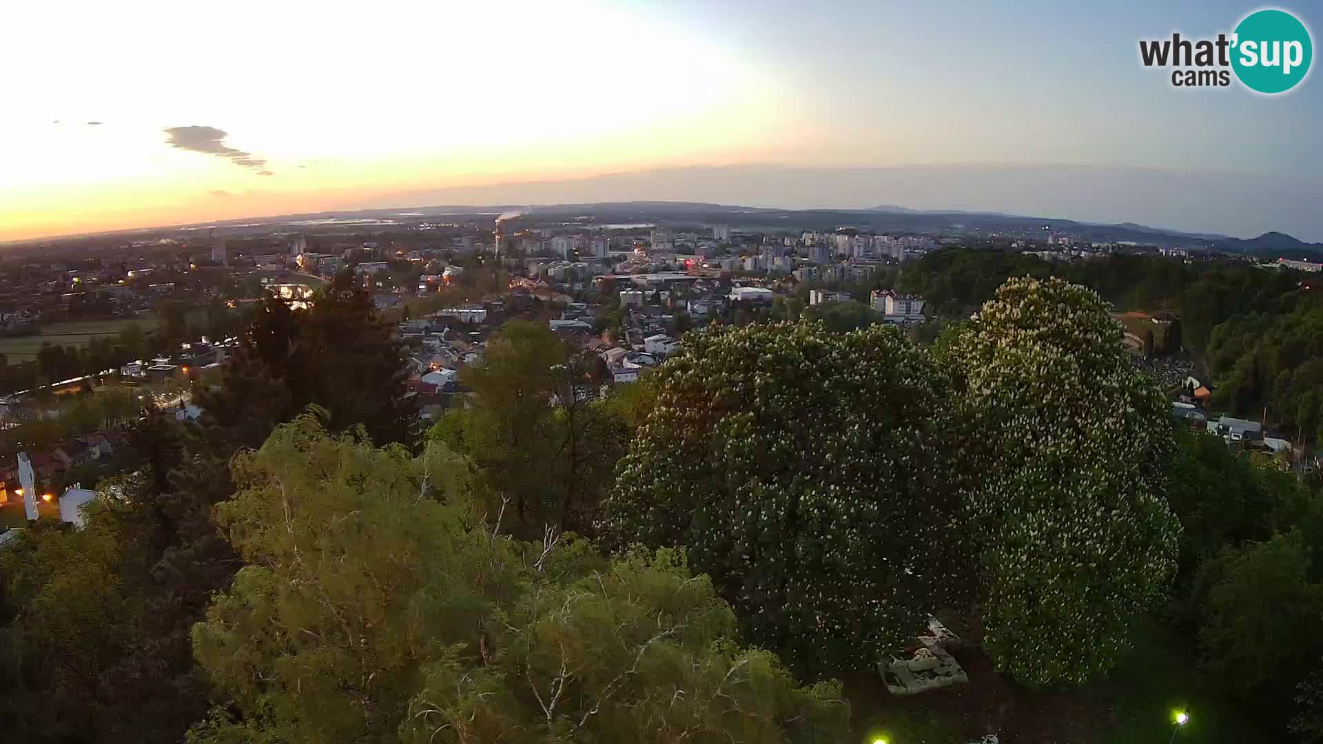 Spletna kamera Karlovac Dubovac grad – Pogled v živo na zgodovinsko znamenitost Karlovca