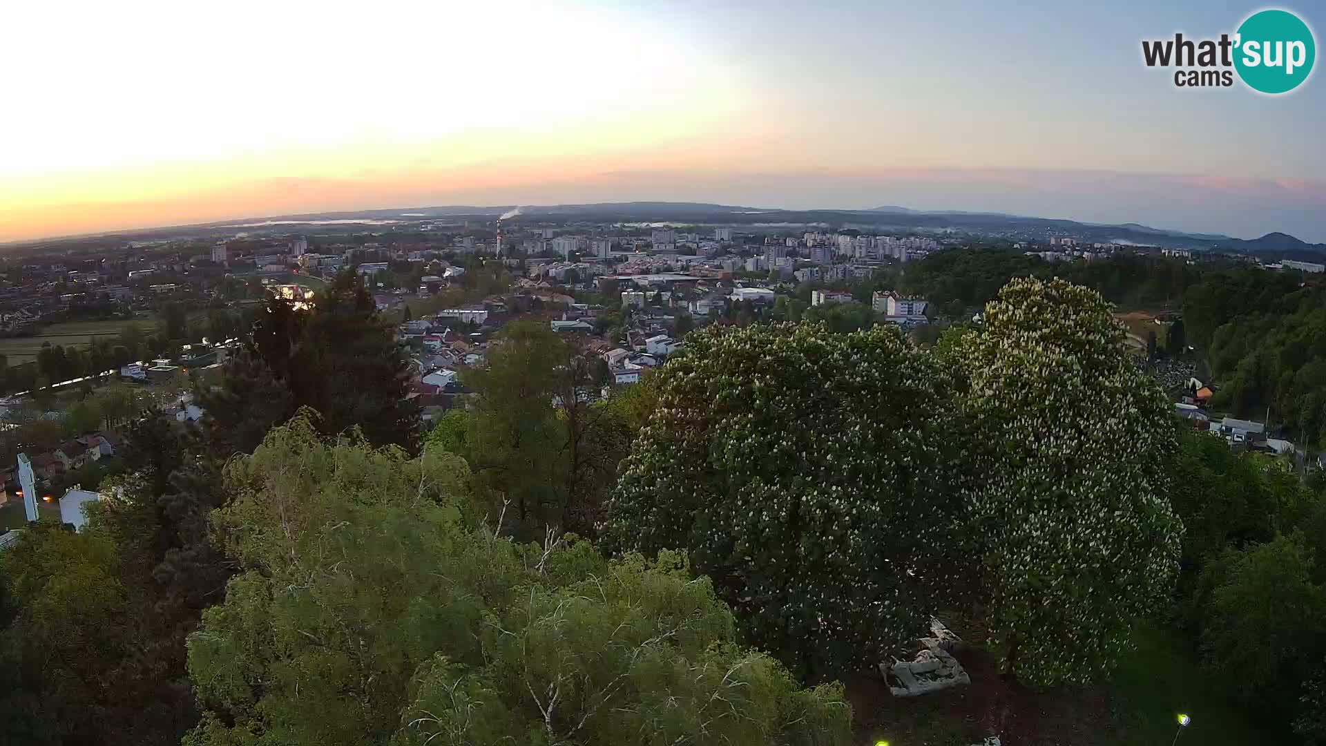 Spletna kamera Karlovac Dubovac grad – Pogled v živo na zgodovinsko znamenitost Karlovca