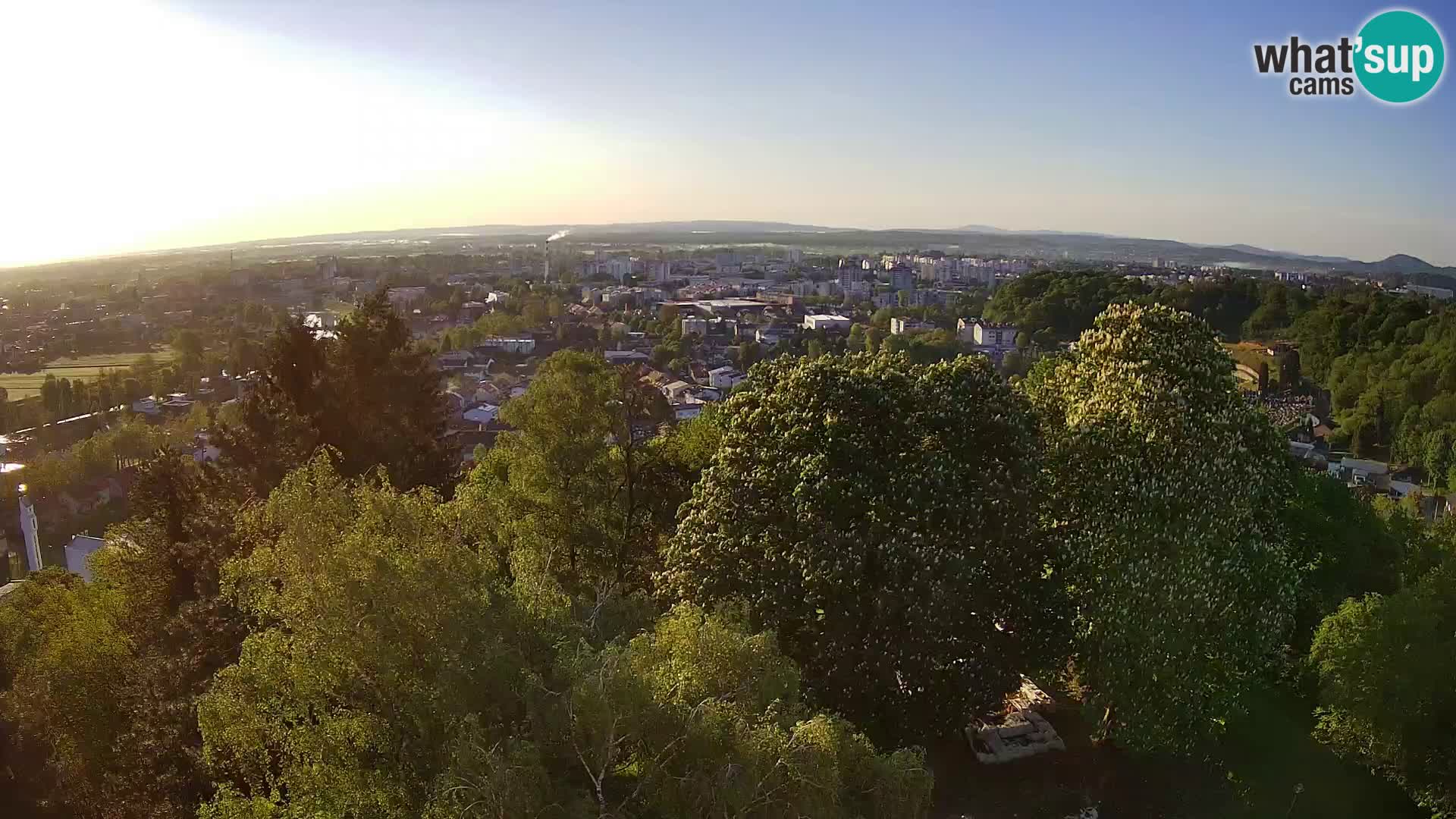 Spletna kamera Karlovac Dubovac grad – Pogled v živo na zgodovinsko znamenitost Karlovca