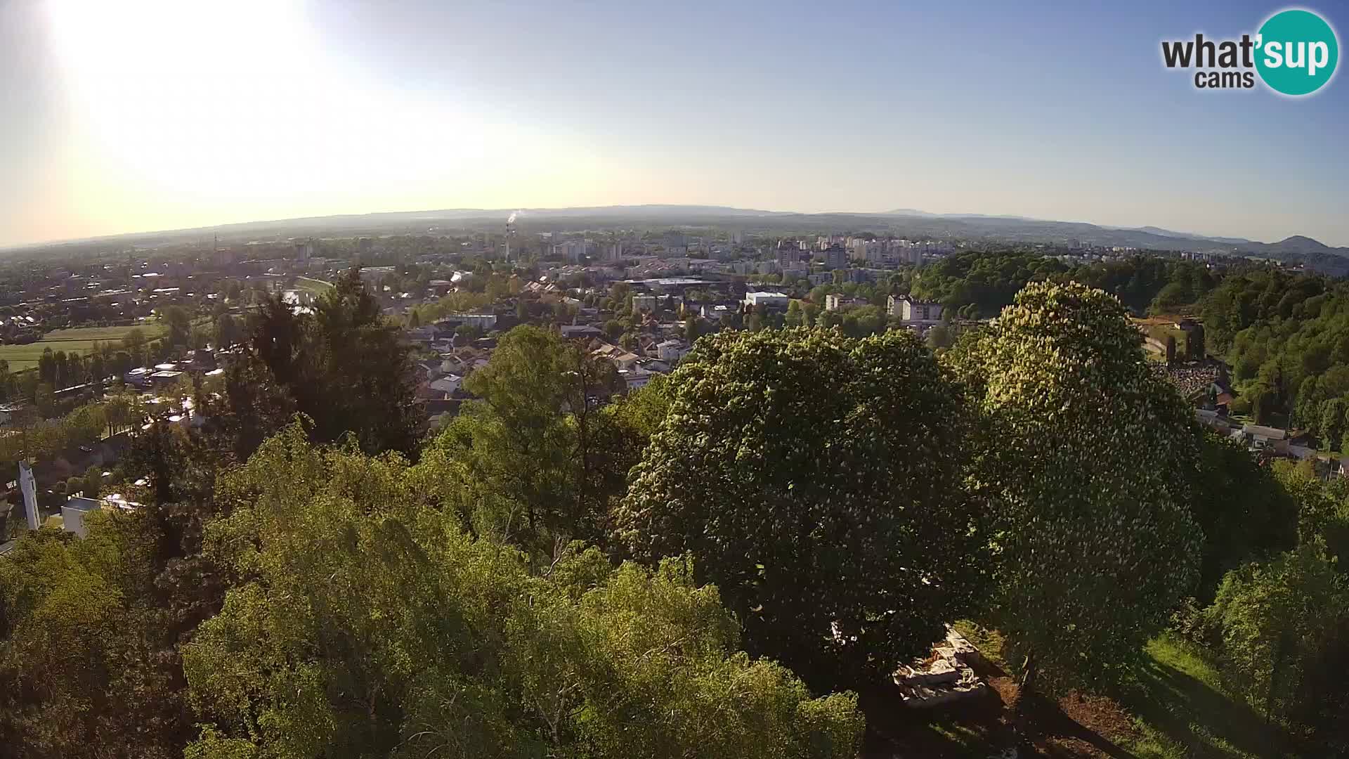 Spletna kamera Karlovac Dubovac grad – Pogled v živo na zgodovinsko znamenitost Karlovca