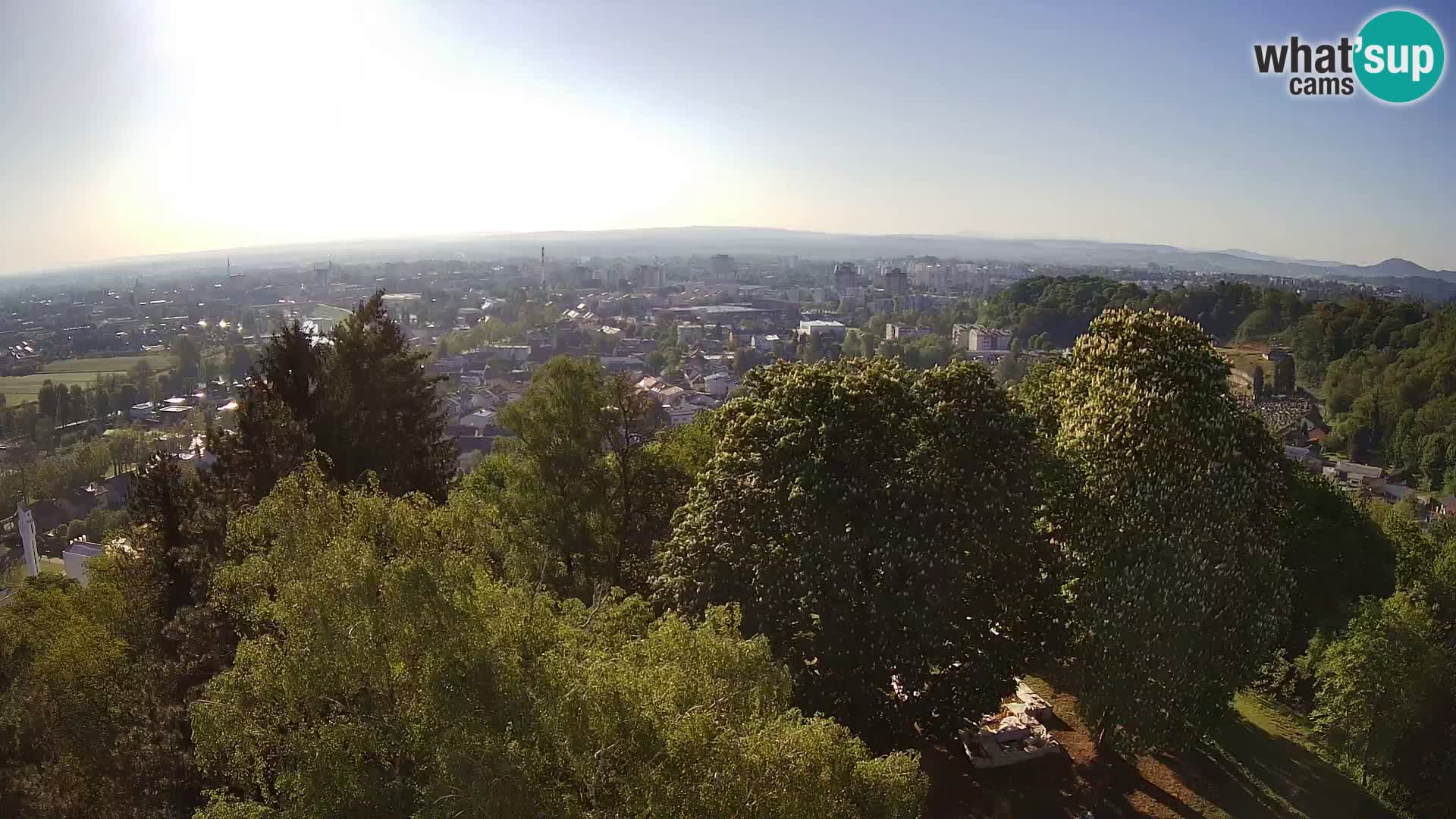Spletna kamera Karlovac Dubovac grad – Pogled v živo na zgodovinsko znamenitost Karlovca