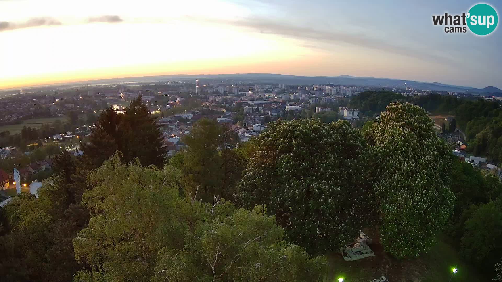 Spletna kamera Karlovac Dubovac grad – Pogled v živo na zgodovinsko znamenitost Karlovca