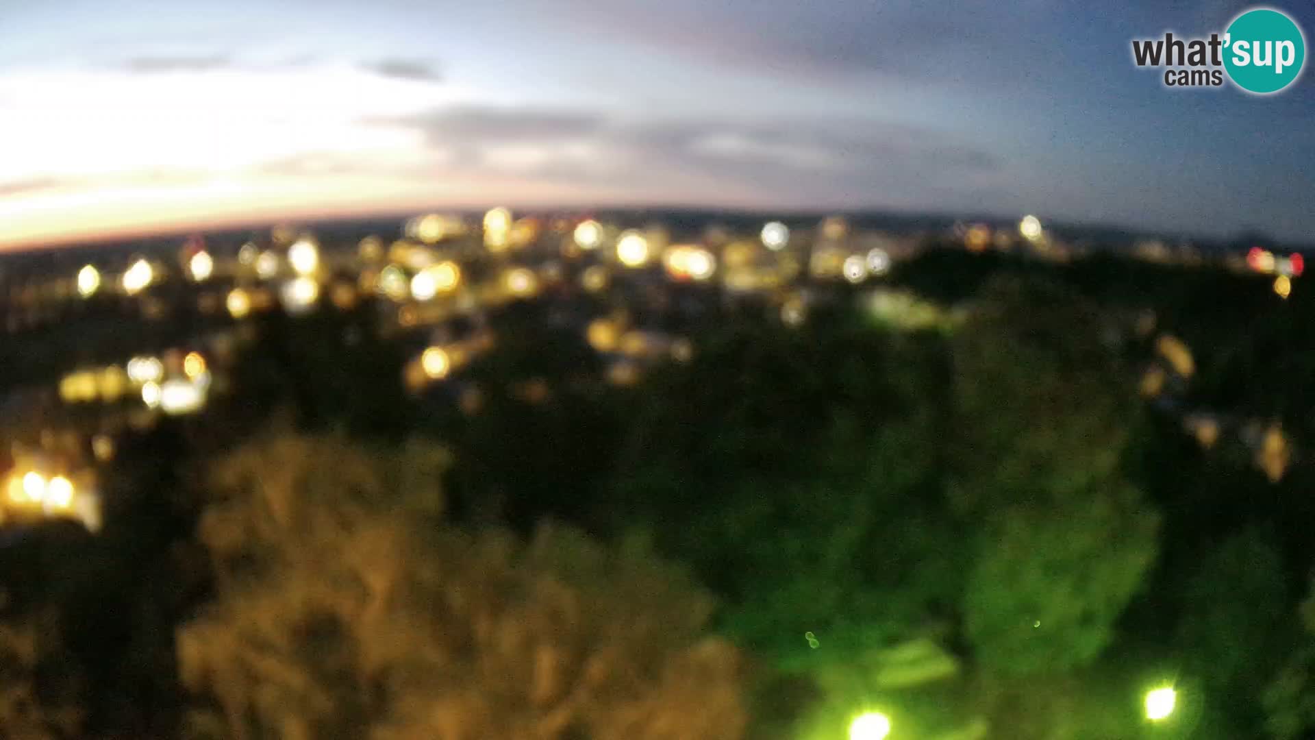 Spletna kamera Karlovac Dubovac grad – Pogled v živo na zgodovinsko znamenitost Karlovca