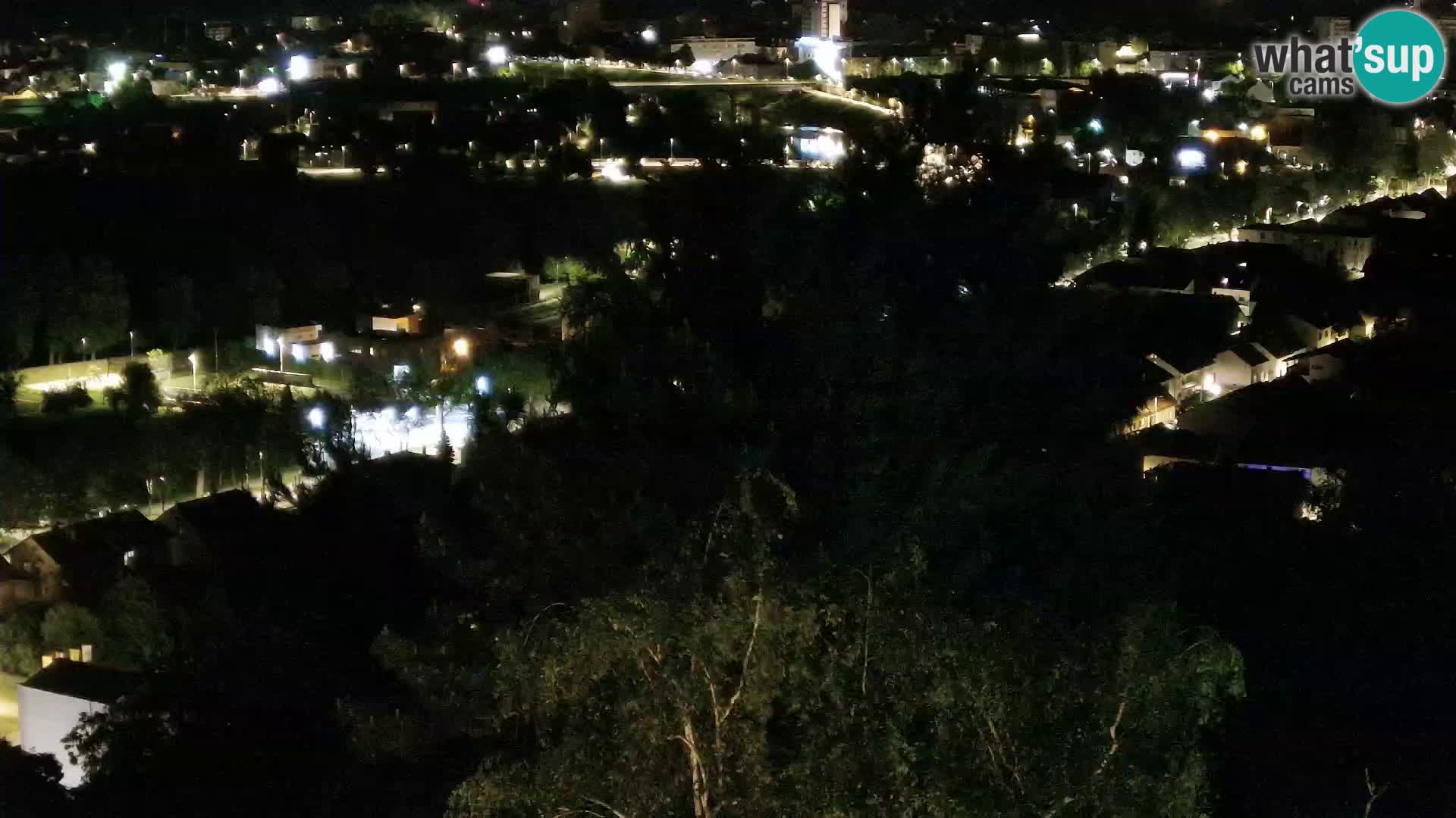 Spletna kamera Karlovac Dubovac grad – Pogled v živo na zgodovinsko znamenitost Karlovca