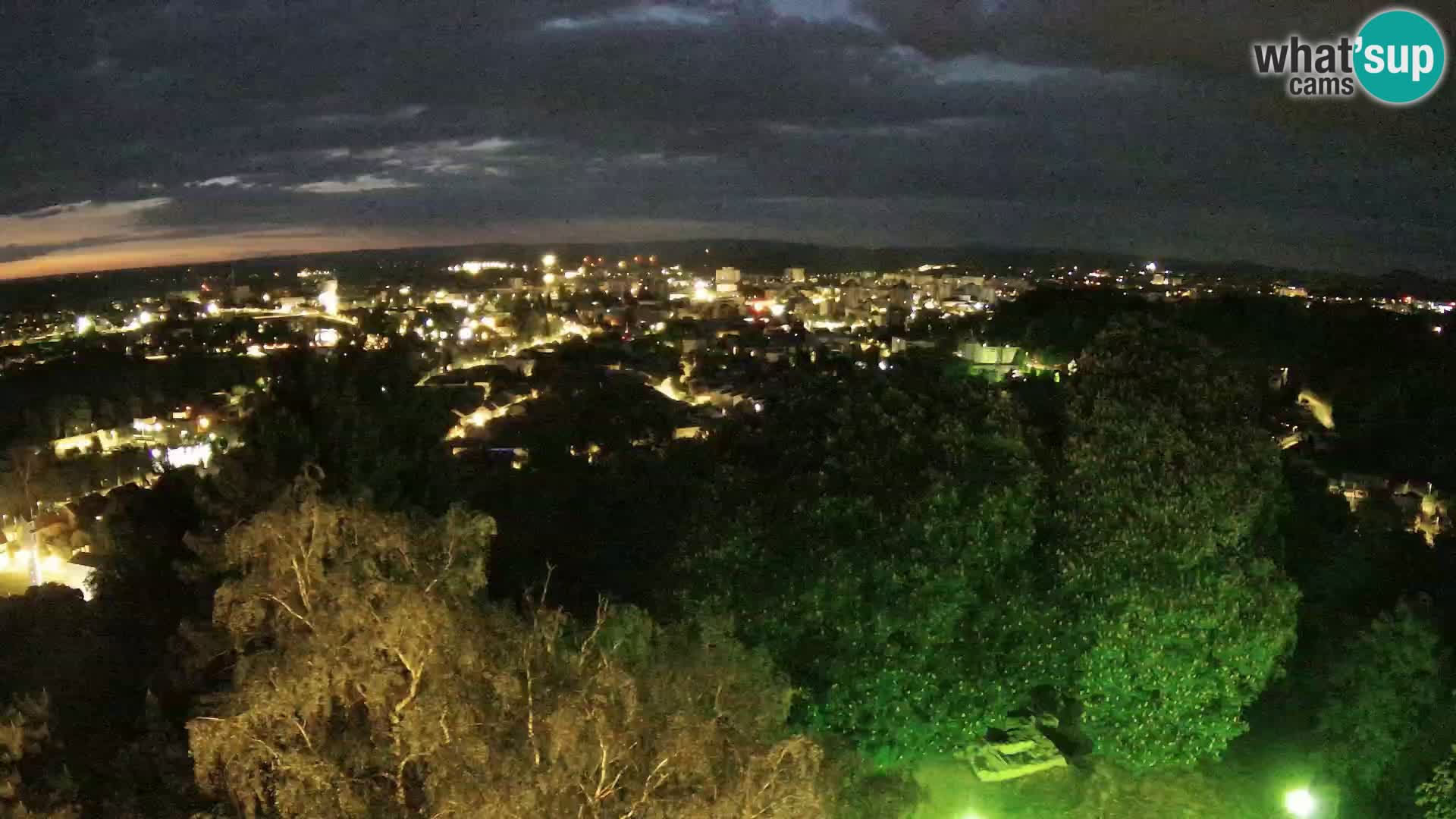 Spletna kamera Karlovac Dubovac grad – Pogled v živo na zgodovinsko znamenitost Karlovca
