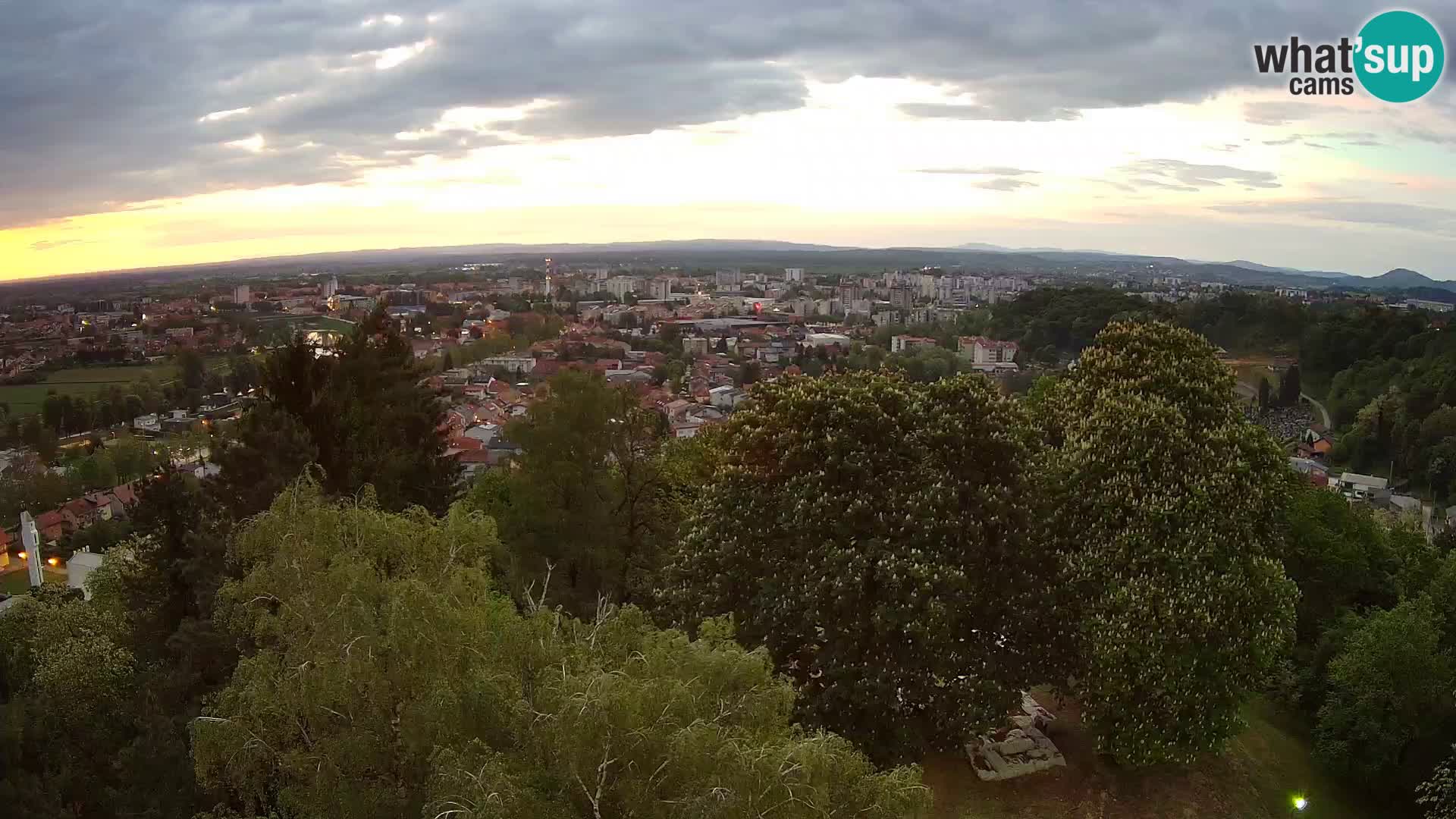 Spletna kamera Karlovac Dubovac grad – Pogled v živo na zgodovinsko znamenitost Karlovca