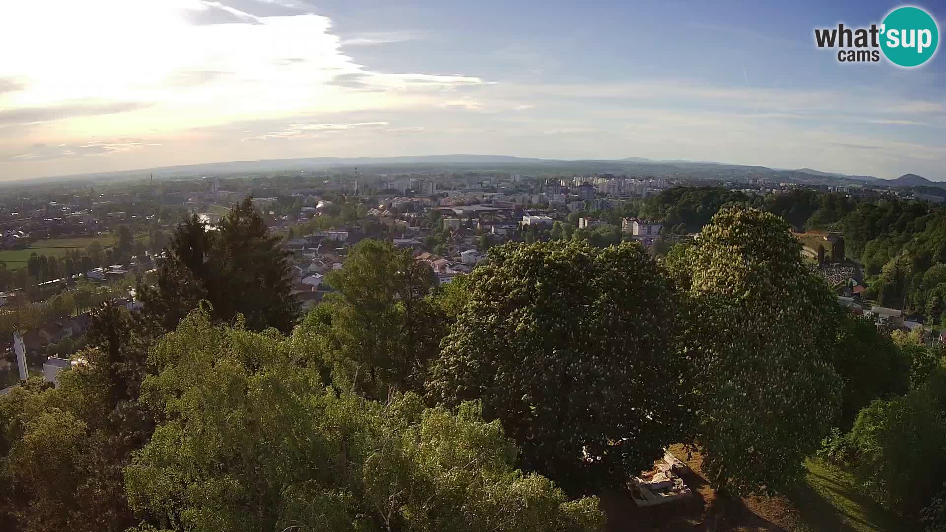 Spletna kamera Karlovac Dubovac grad – Pogled v živo na zgodovinsko znamenitost Karlovca