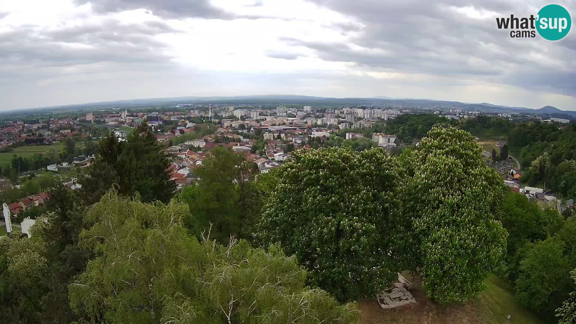 Spletna kamera Karlovac Dubovac grad – Pogled v živo na zgodovinsko znamenitost Karlovca