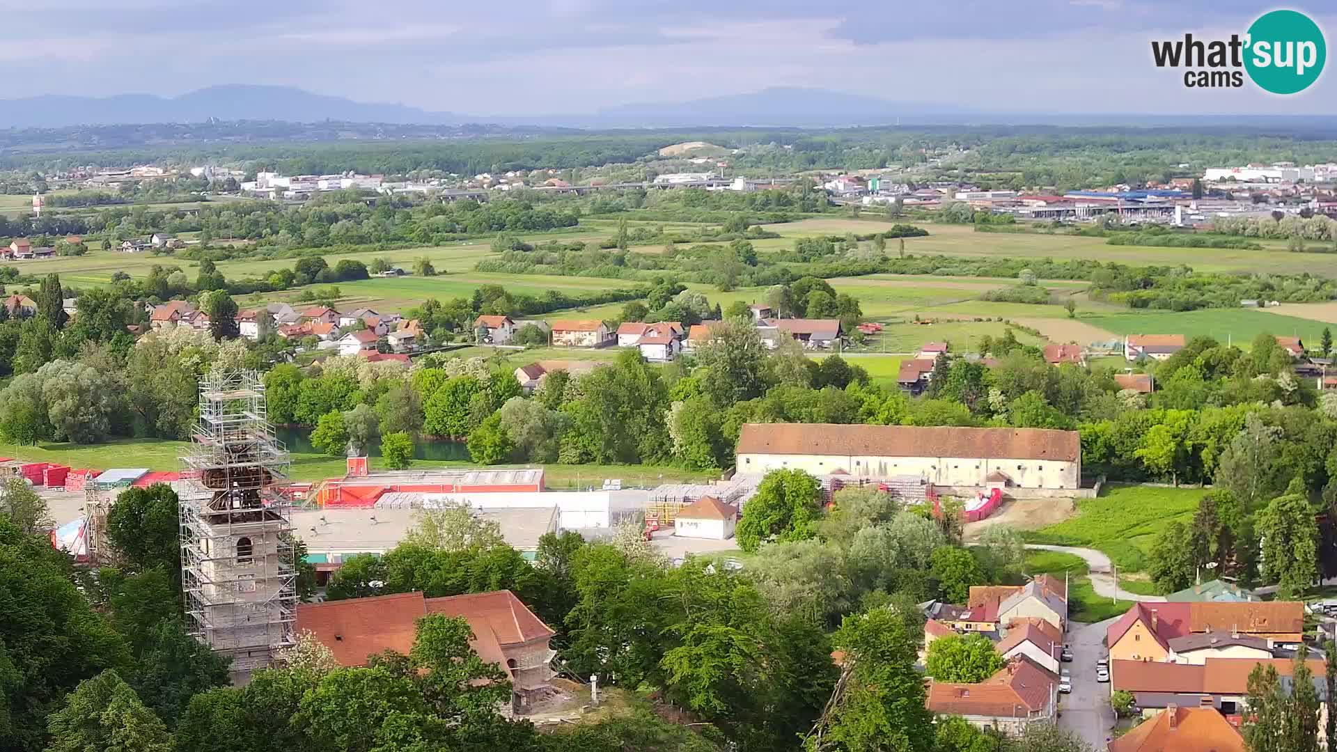Spletna kamera Karlovac Dubovac grad – Pogled v živo na zgodovinsko znamenitost Karlovca