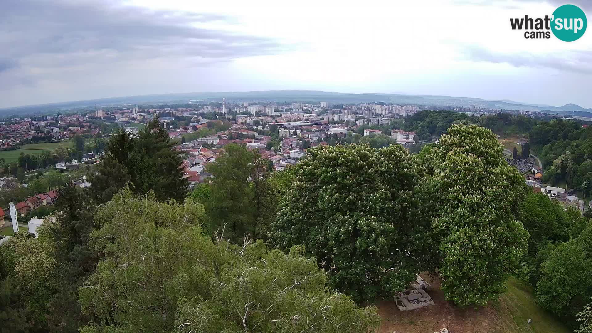 Spletna kamera Karlovac Dubovac grad – Pogled v živo na zgodovinsko znamenitost Karlovca