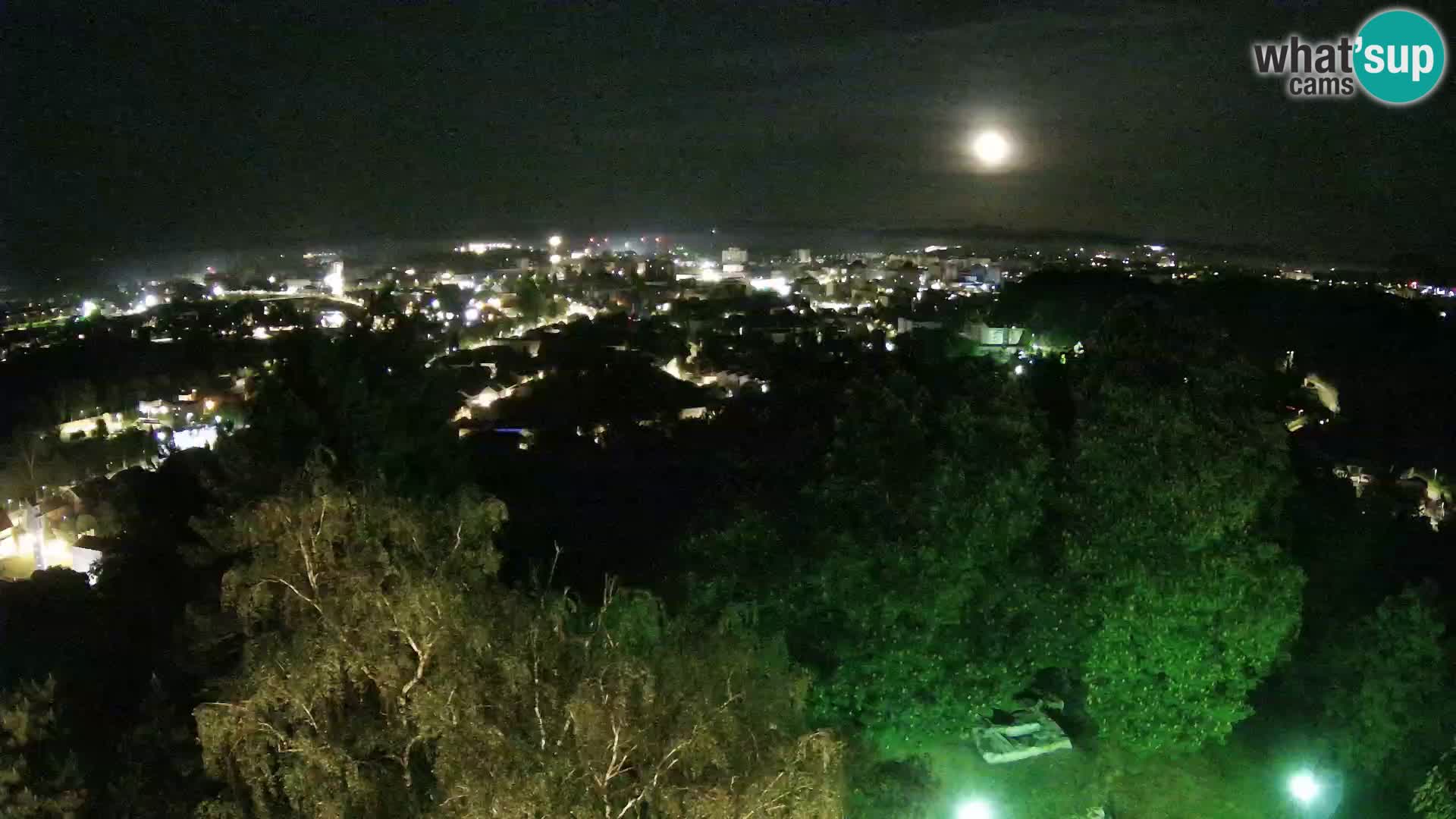 Spletna kamera Karlovac Dubovac grad – Pogled v živo na zgodovinsko znamenitost Karlovca