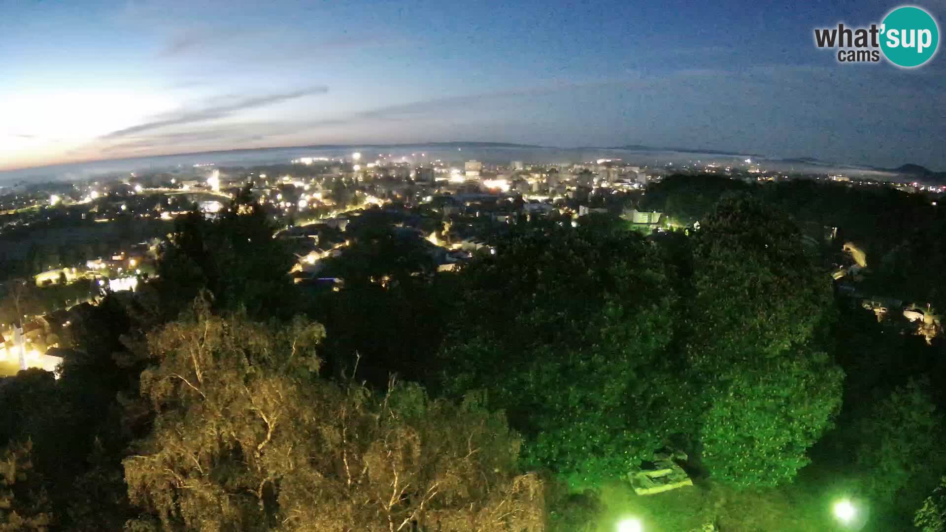 Spletna kamera Karlovac Dubovac grad – Pogled v živo na zgodovinsko znamenitost Karlovca