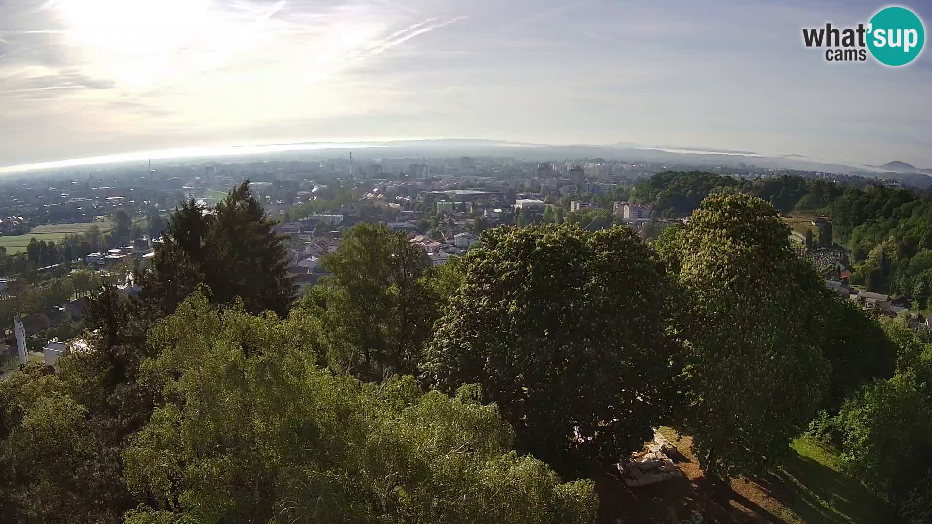 Spletna kamera Karlovac Dubovac grad – Pogled v živo na zgodovinsko znamenitost Karlovca
