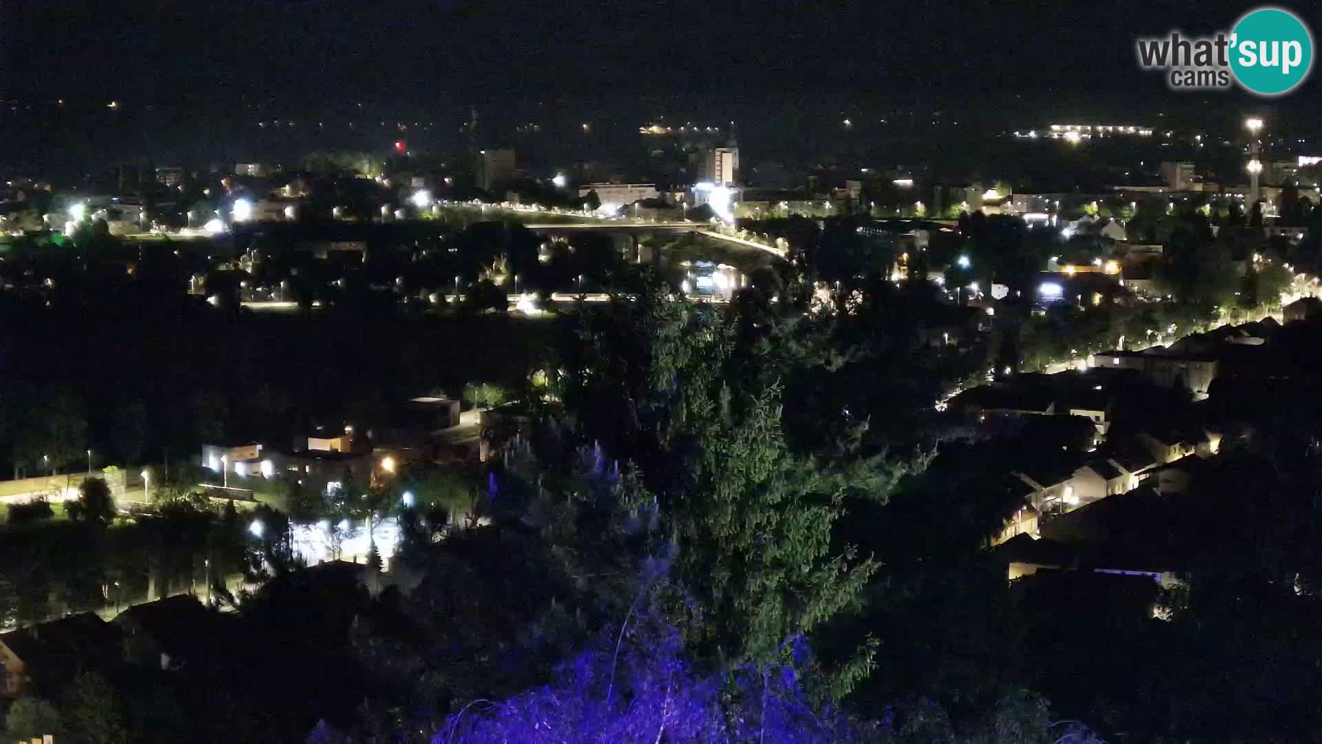 Spletna kamera Karlovac Dubovac grad – Pogled v živo na zgodovinsko znamenitost Karlovca
