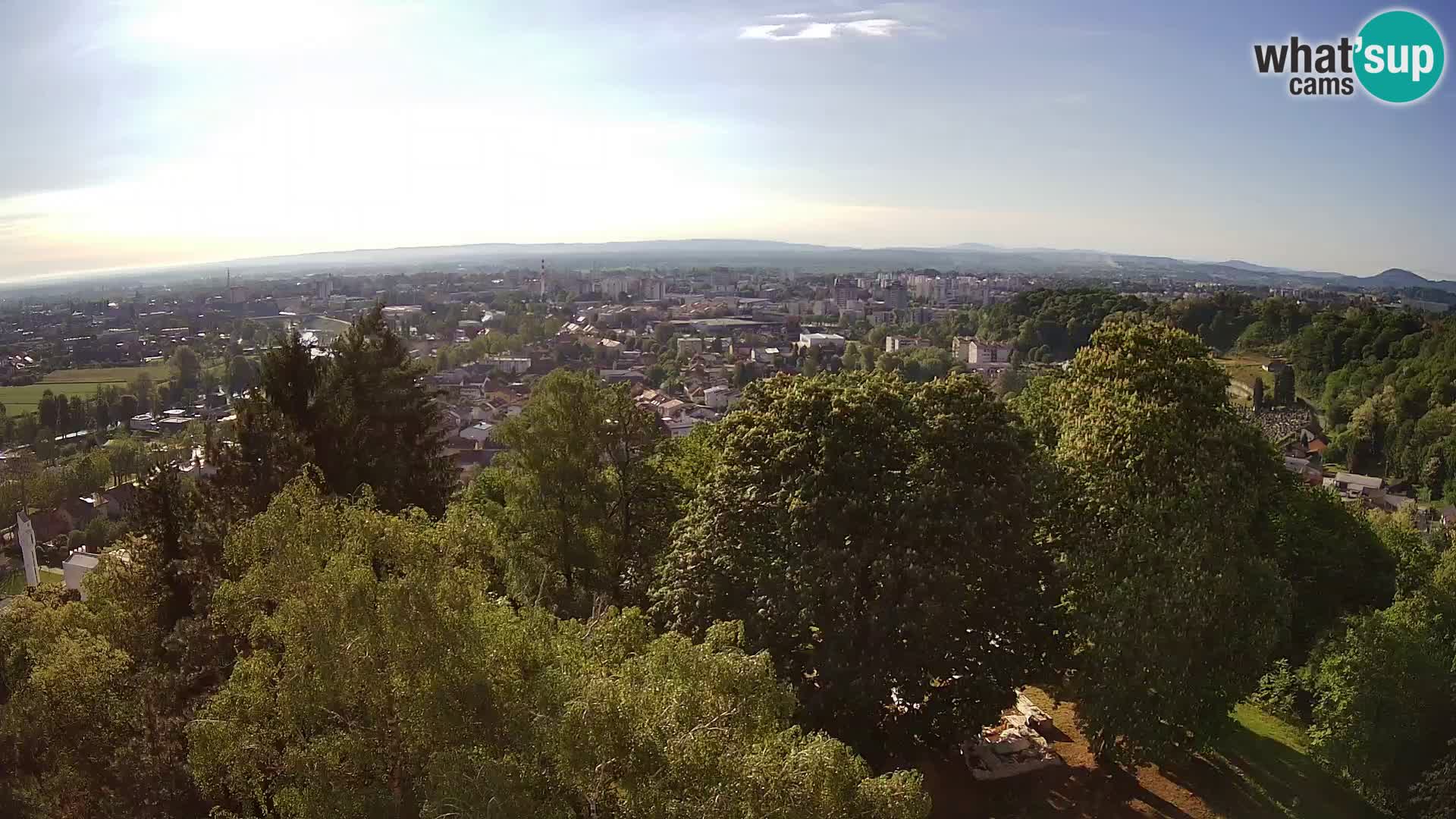 Spletna kamera Karlovac Dubovac grad – Pogled v živo na zgodovinsko znamenitost Karlovca