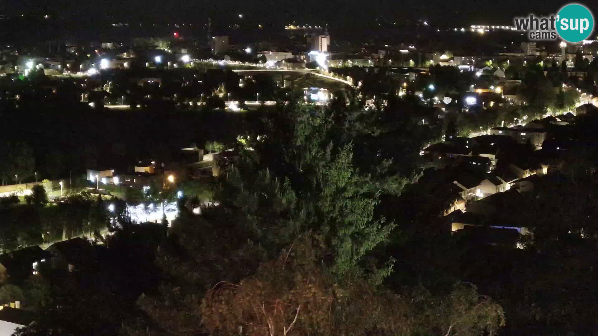 Spletna kamera Karlovac Dubovac grad – Pogled v živo na zgodovinsko znamenitost Karlovca