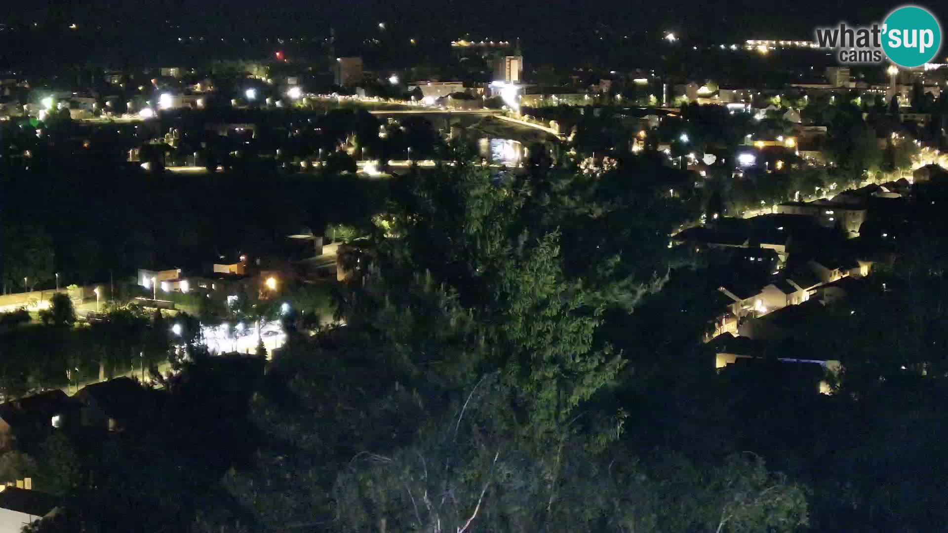 Spletna kamera Karlovac Dubovac grad – Pogled v živo na zgodovinsko znamenitost Karlovca