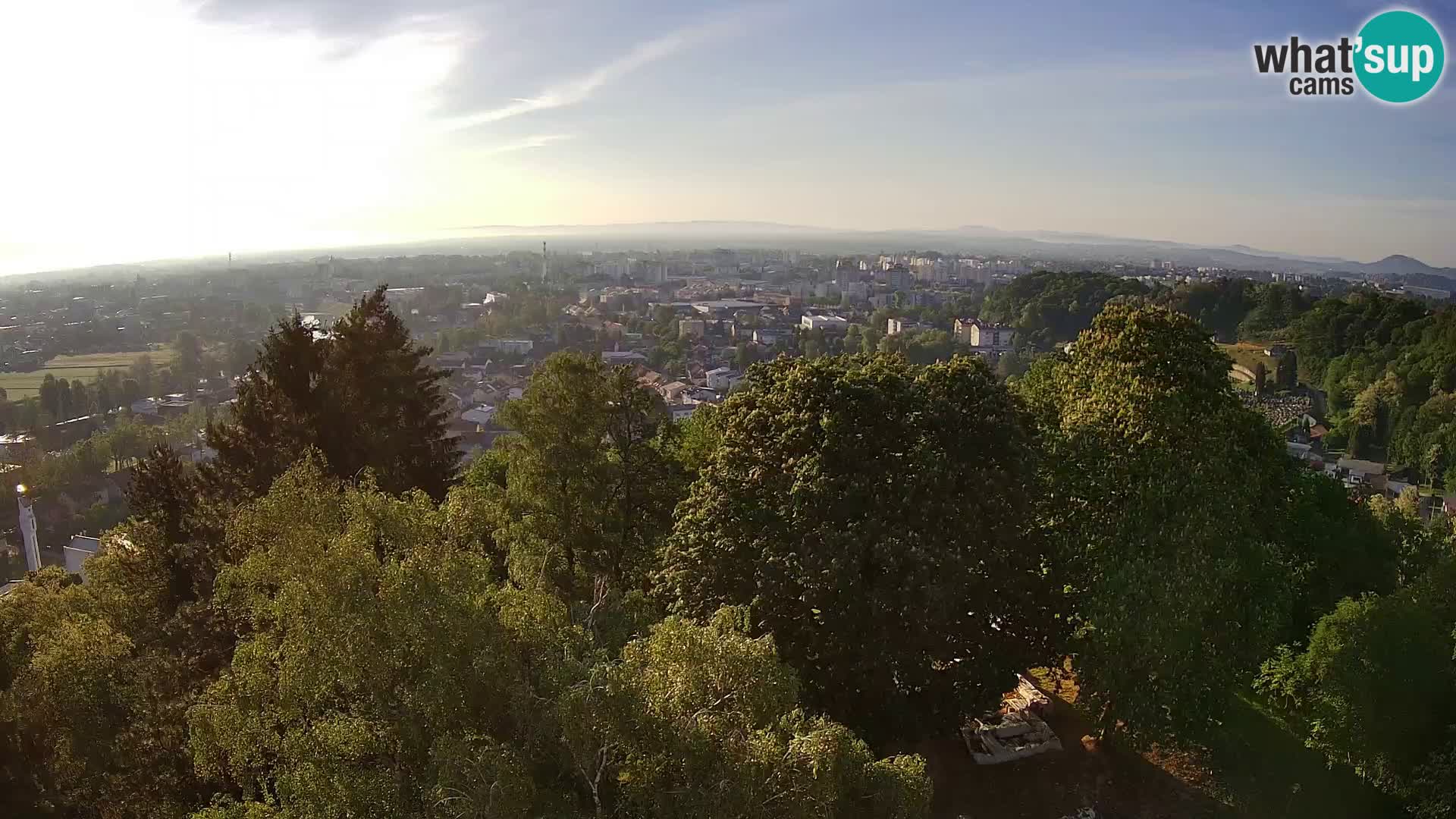 Spletna kamera Karlovac Dubovac grad – Pogled v živo na zgodovinsko znamenitost Karlovca