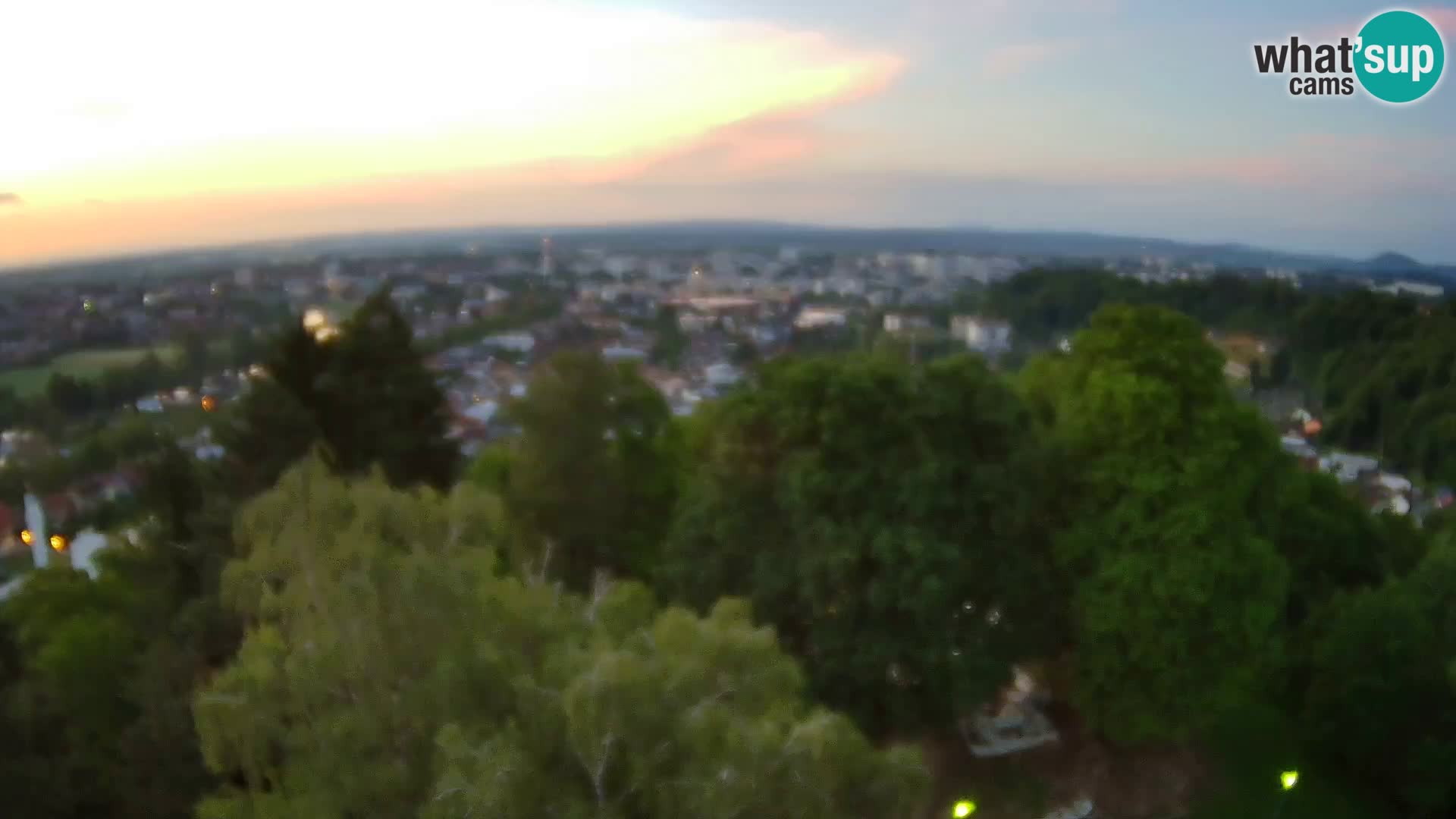 Spletna kamera Karlovac Dubovac grad – Pogled v živo na zgodovinsko znamenitost Karlovca