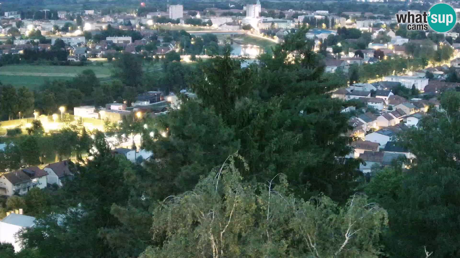 Spletna kamera Karlovac Dubovac grad – Pogled v živo na zgodovinsko znamenitost Karlovca