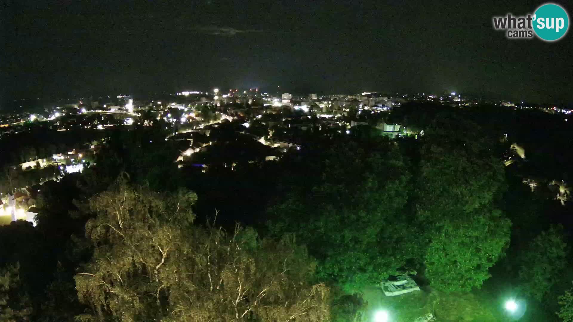Spletna kamera Karlovac Dubovac grad – Pogled v živo na zgodovinsko znamenitost Karlovca