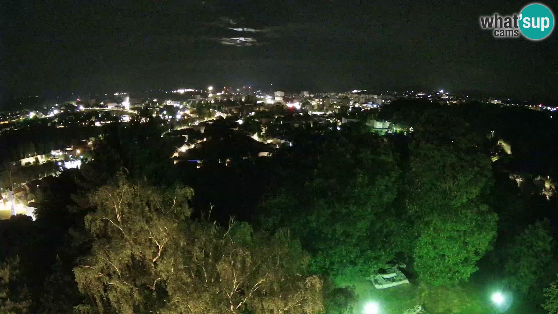 Spletna kamera Karlovac Dubovac grad – Pogled v živo na zgodovinsko znamenitost Karlovca