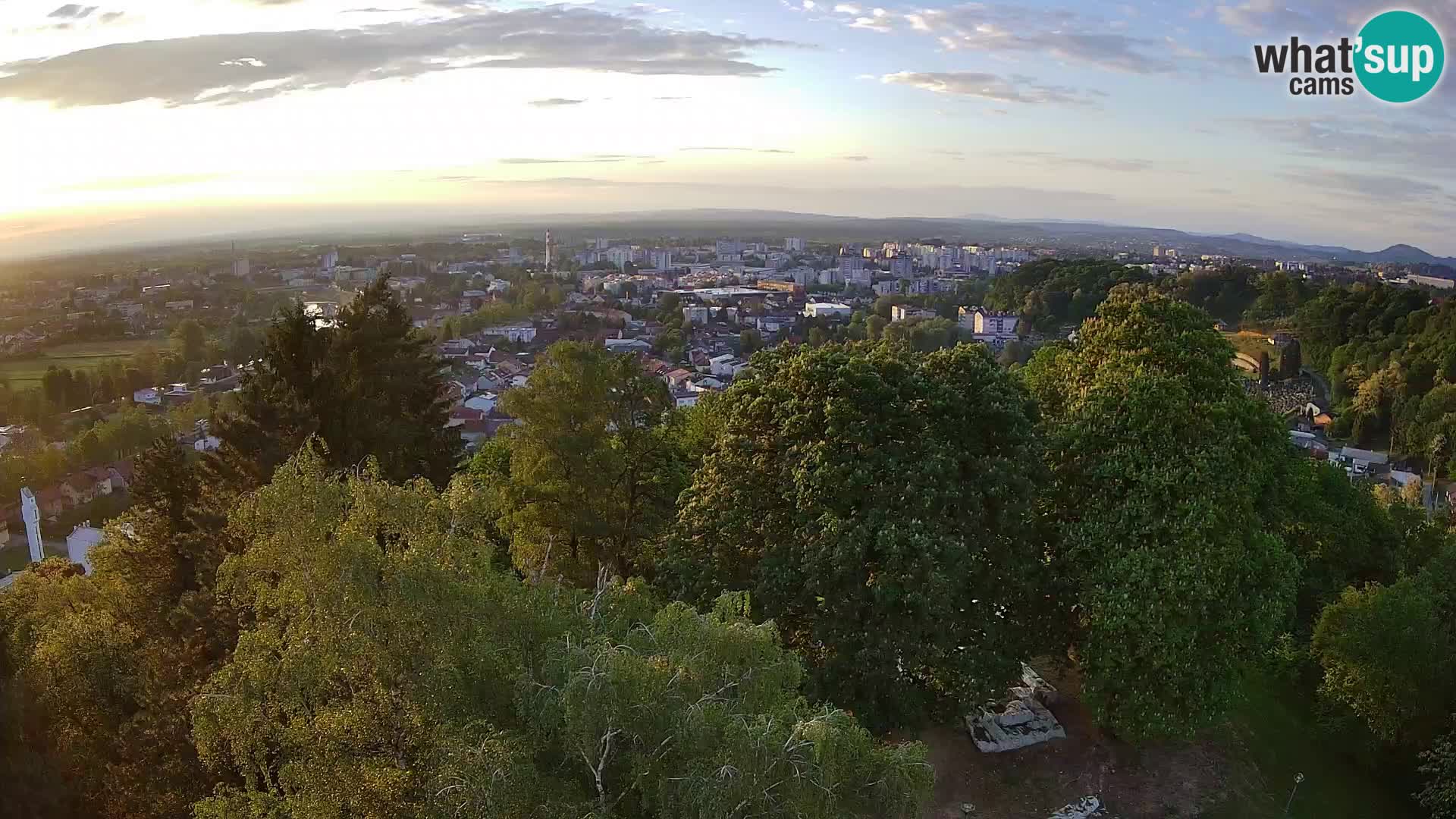 Spletna kamera Karlovac Dubovac grad – Pogled v živo na zgodovinsko znamenitost Karlovca