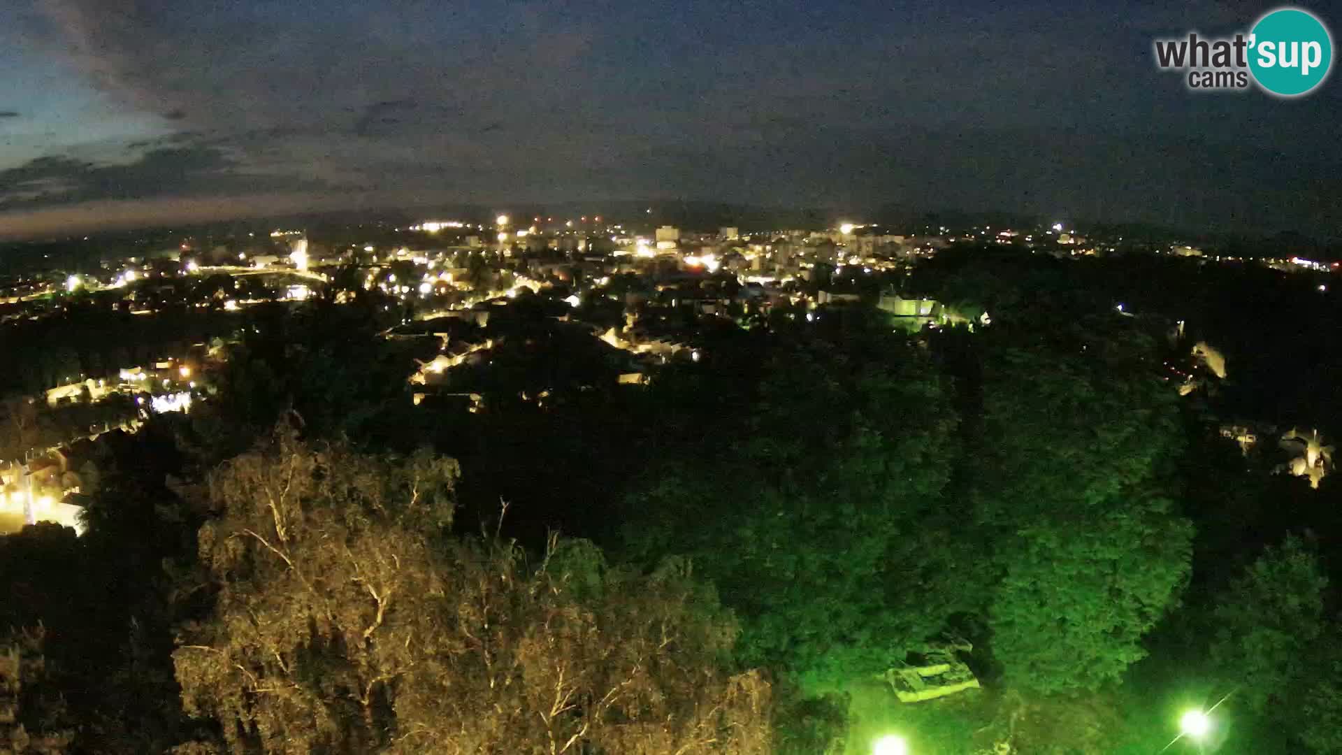 Spletna kamera Karlovac Dubovac grad – Pogled v živo na zgodovinsko znamenitost Karlovca