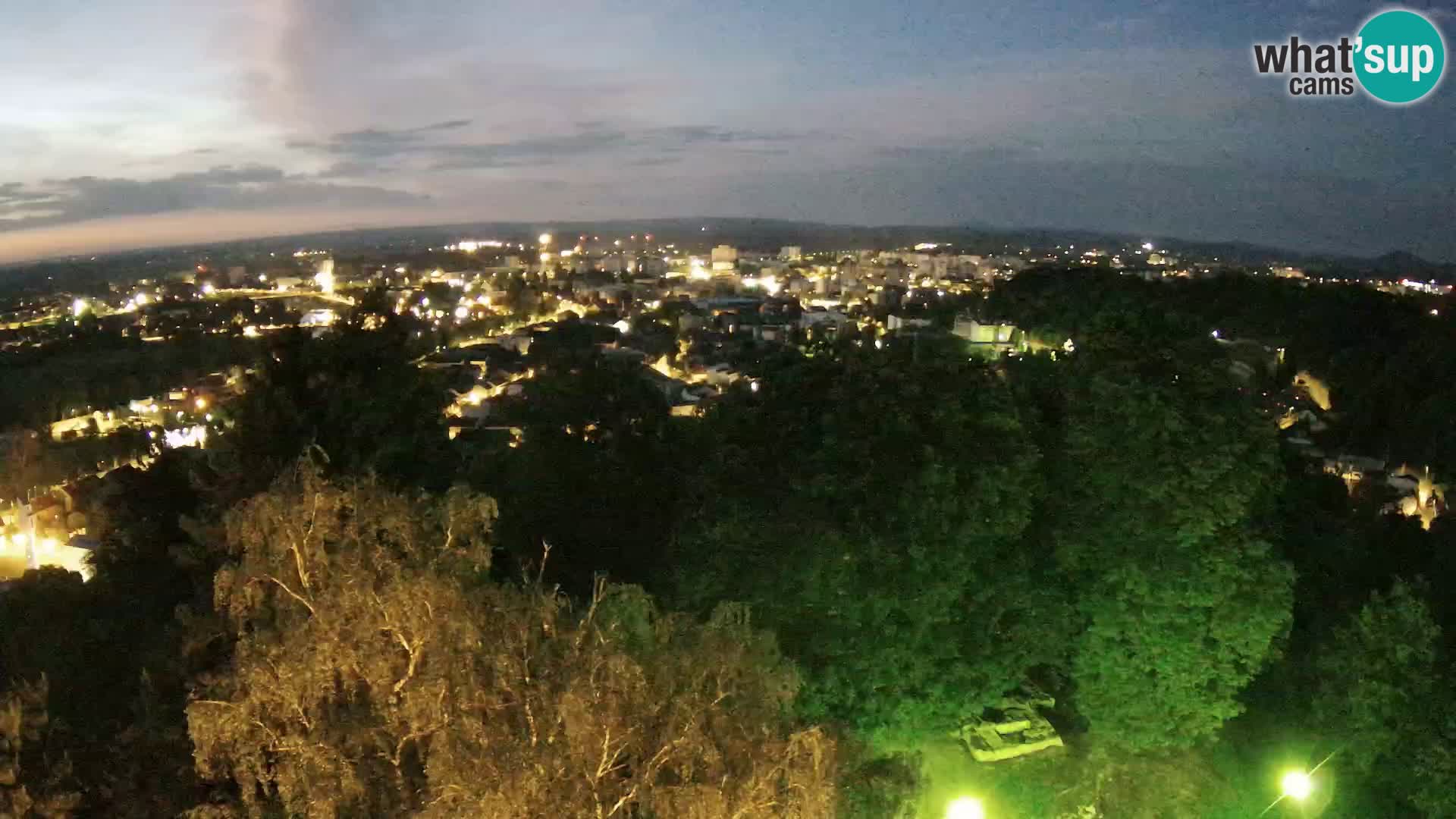 Spletna kamera Karlovac Dubovac grad – Pogled v živo na zgodovinsko znamenitost Karlovca