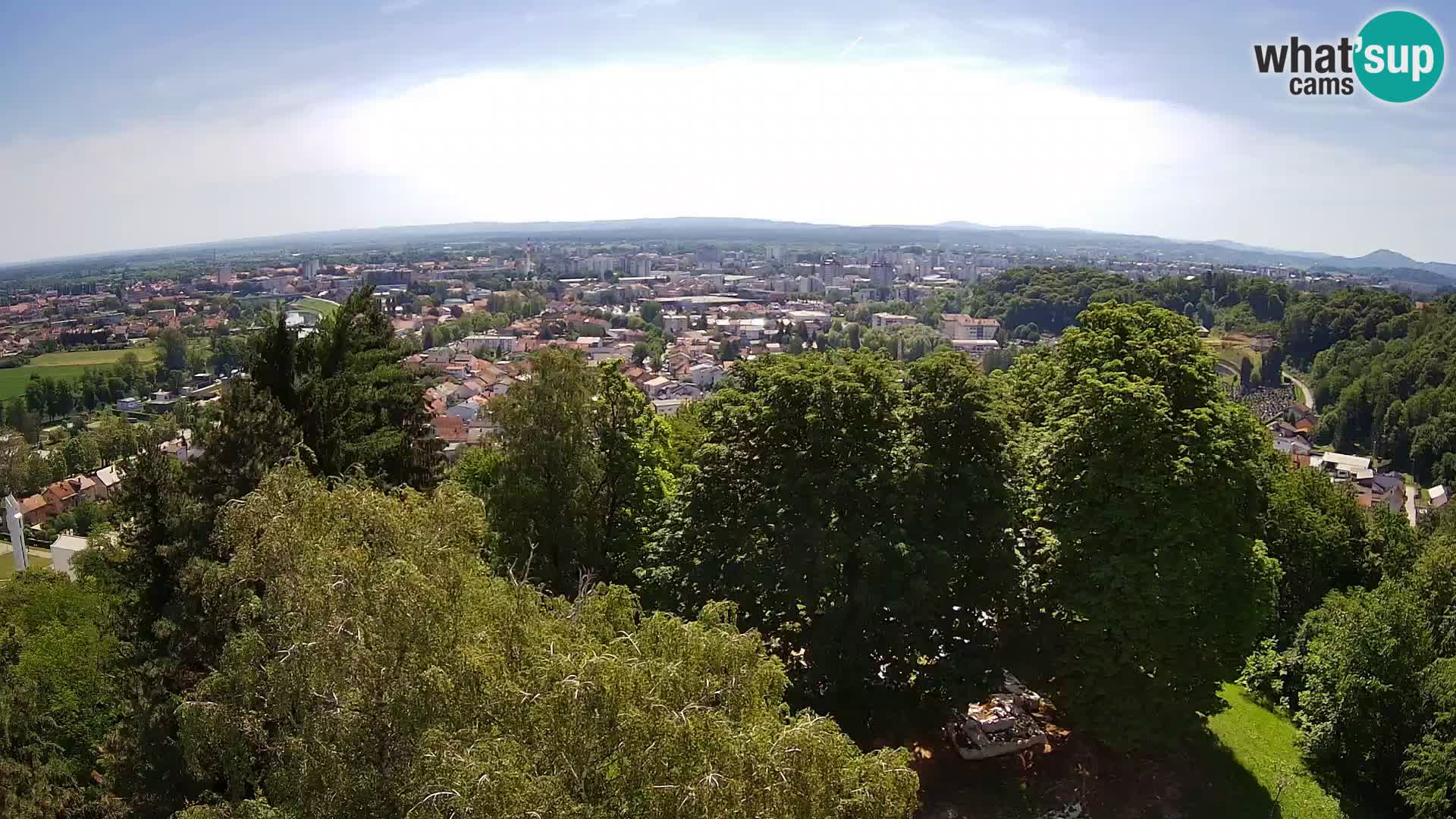 Spletna kamera Karlovac Dubovac grad – Pogled v živo na zgodovinsko znamenitost Karlovca