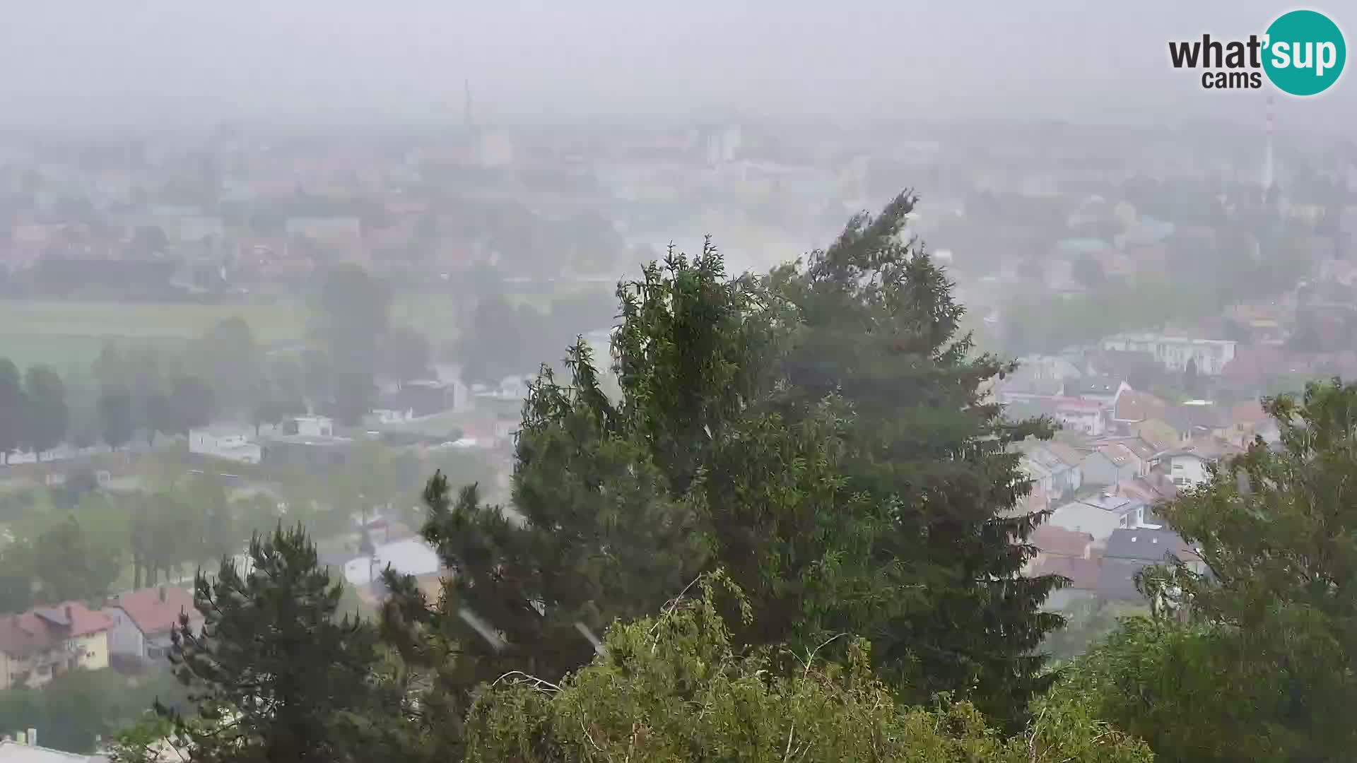 Spletna kamera Karlovac Dubovac grad – Pogled v živo na zgodovinsko znamenitost Karlovca