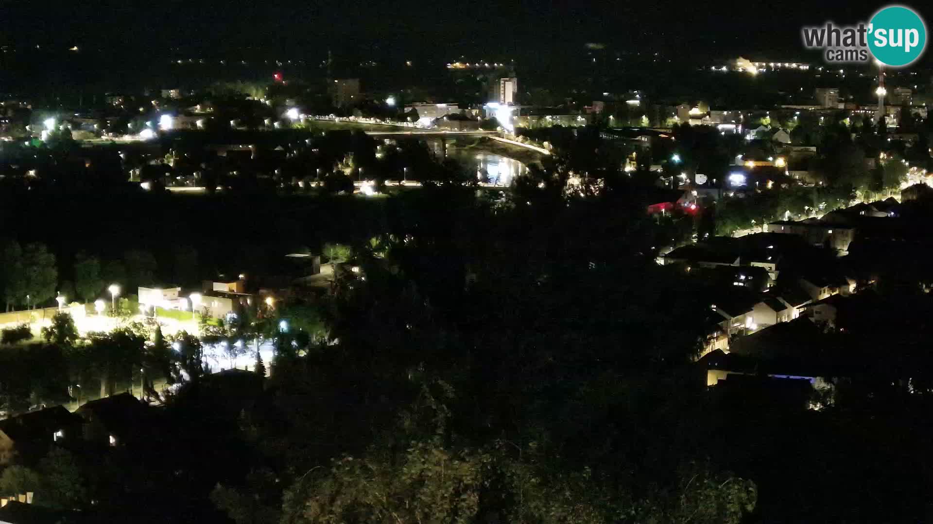 Spletna kamera Karlovac Dubovac grad – Pogled v živo na zgodovinsko znamenitost Karlovca