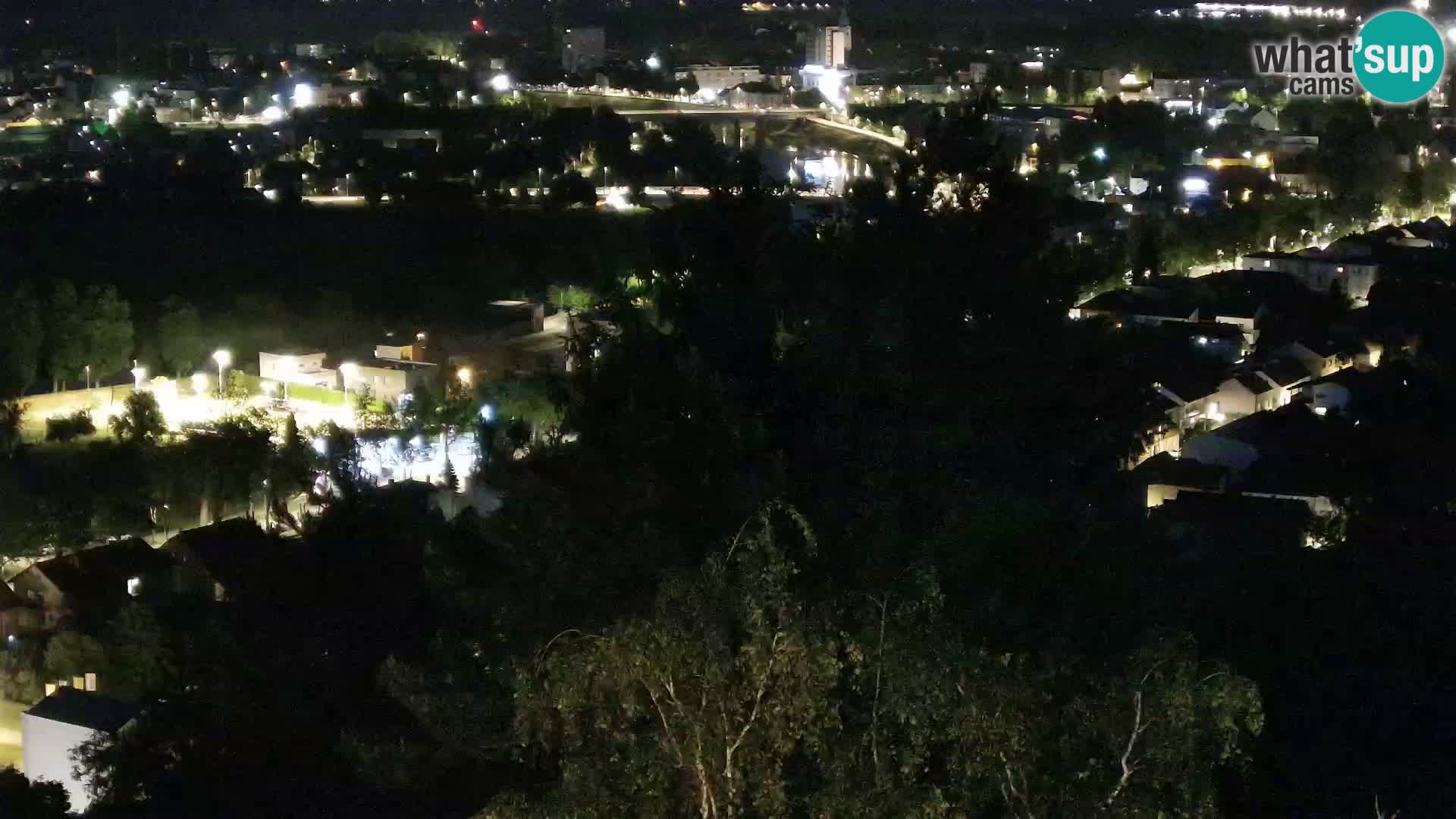 Spletna kamera Karlovac Dubovac grad – Pogled v živo na zgodovinsko znamenitost Karlovca