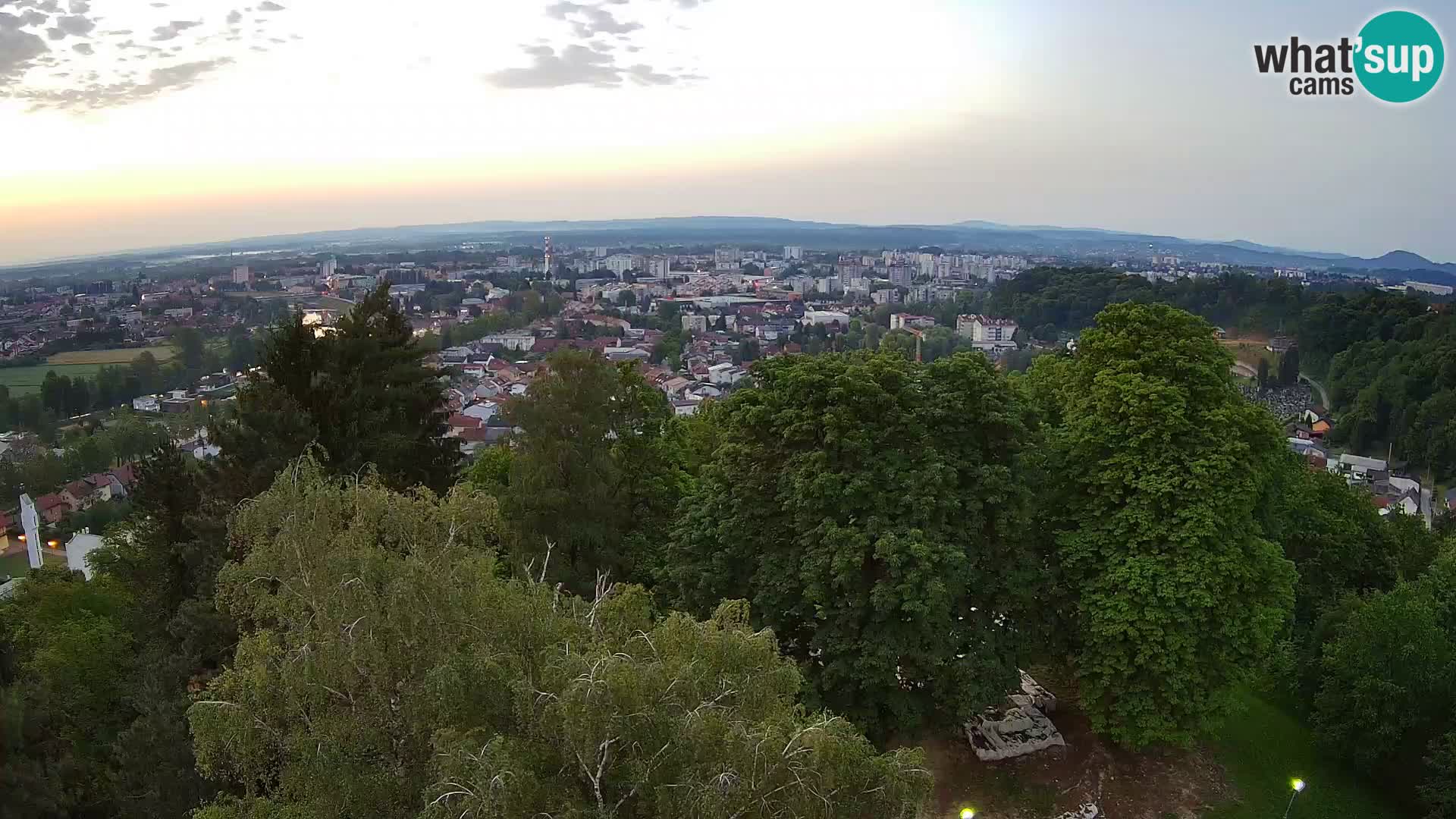 Spletna kamera Karlovac Dubovac grad – Pogled v živo na zgodovinsko znamenitost Karlovca