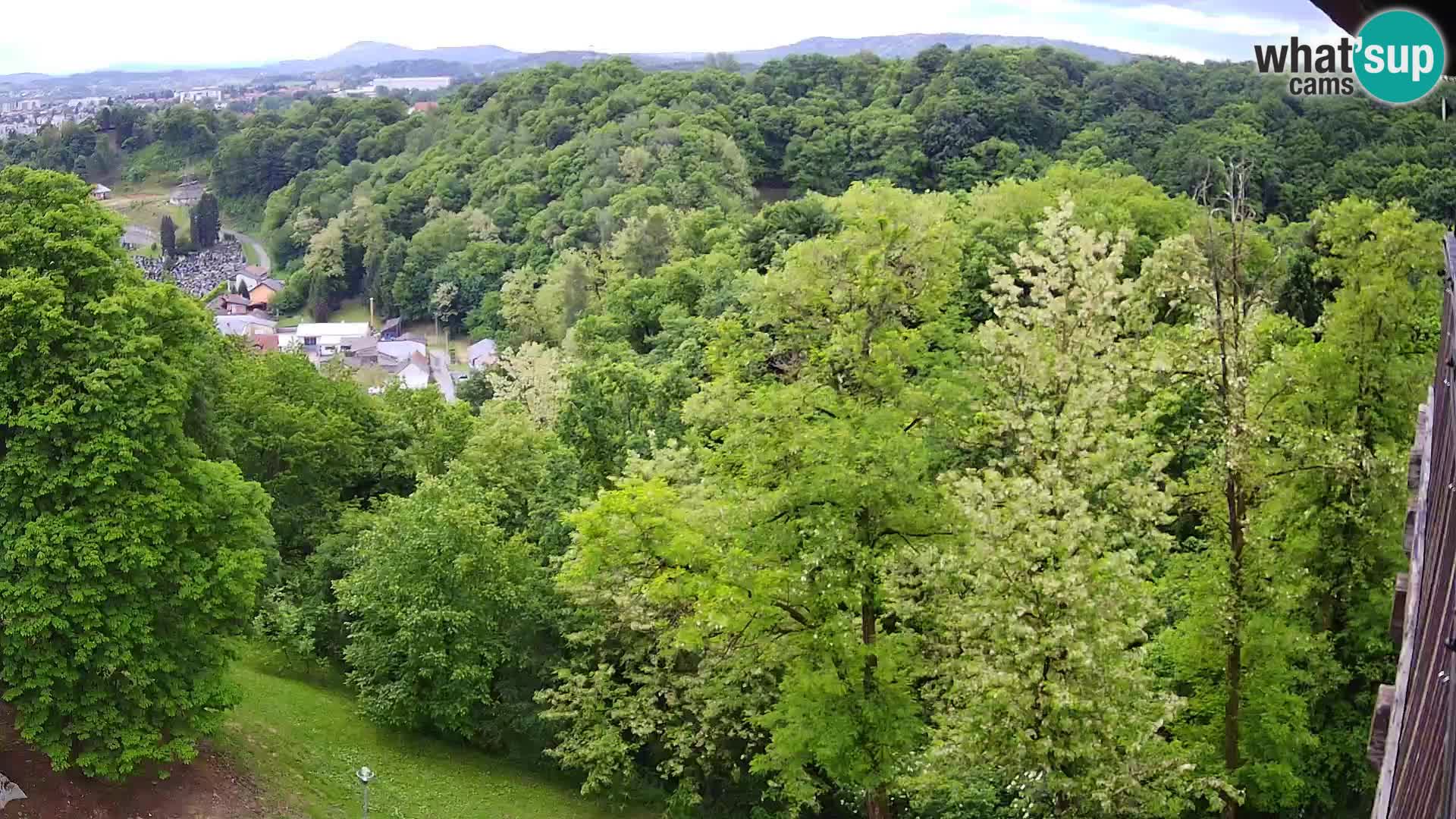 Spletna kamera Karlovac Dubovac grad – Pogled v živo na zgodovinsko znamenitost Karlovca