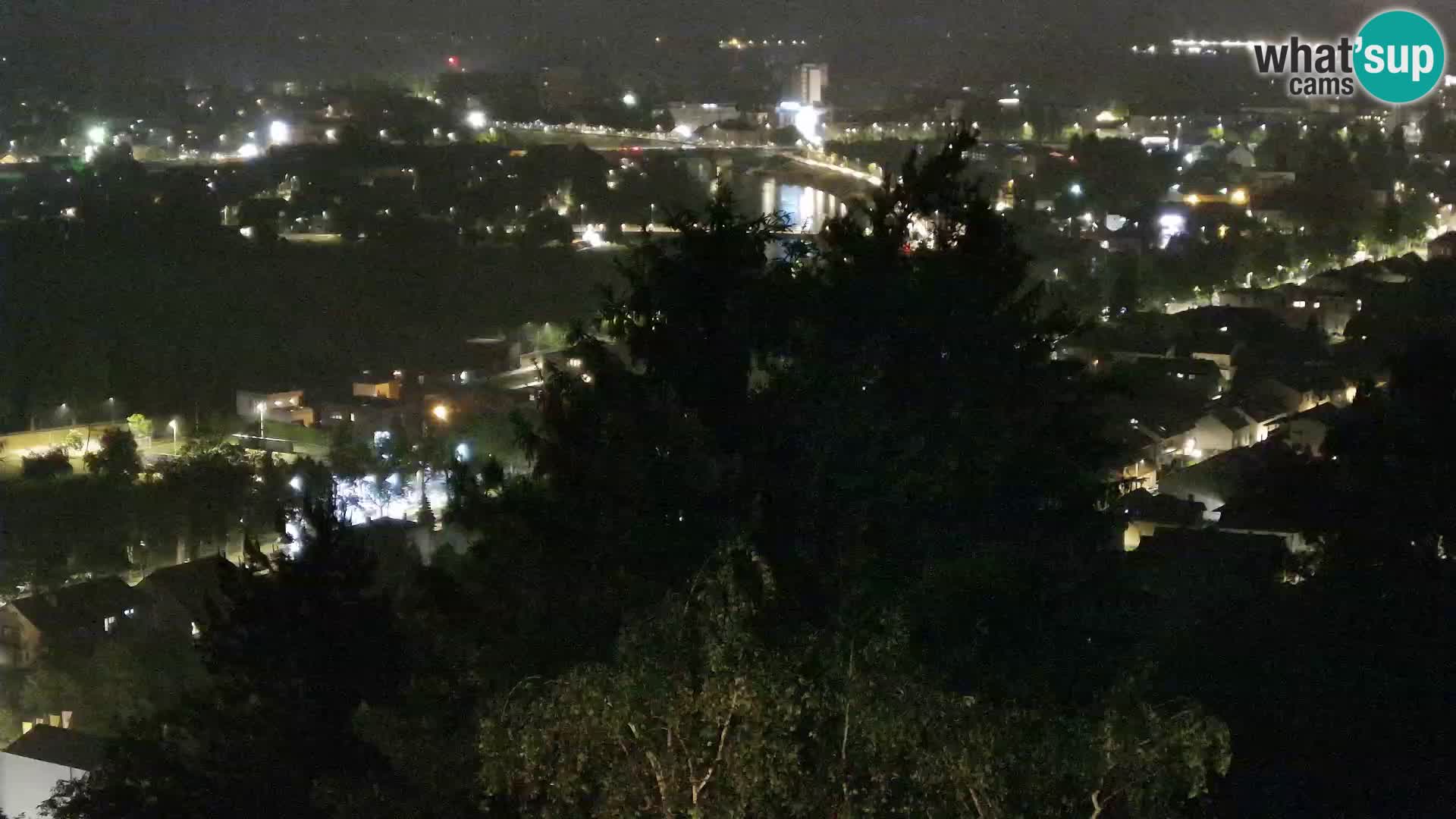 Spletna kamera Karlovac Dubovac grad – Pogled v živo na zgodovinsko znamenitost Karlovca