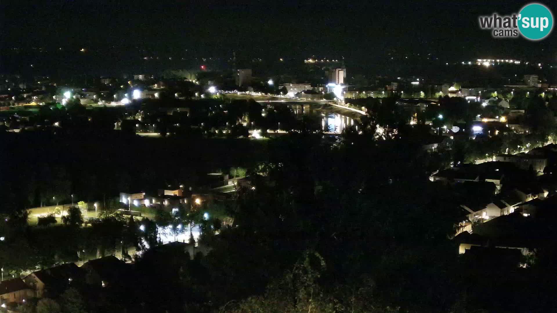 Spletna kamera Karlovac Dubovac grad – Pogled v živo na zgodovinsko znamenitost Karlovca