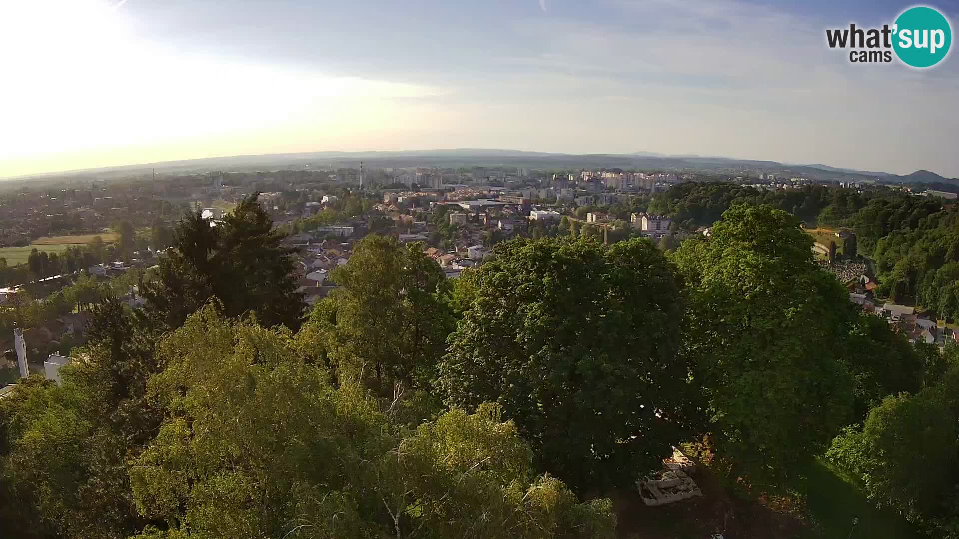 Spletna kamera Karlovac Dubovac grad – Pogled v živo na zgodovinsko znamenitost Karlovca