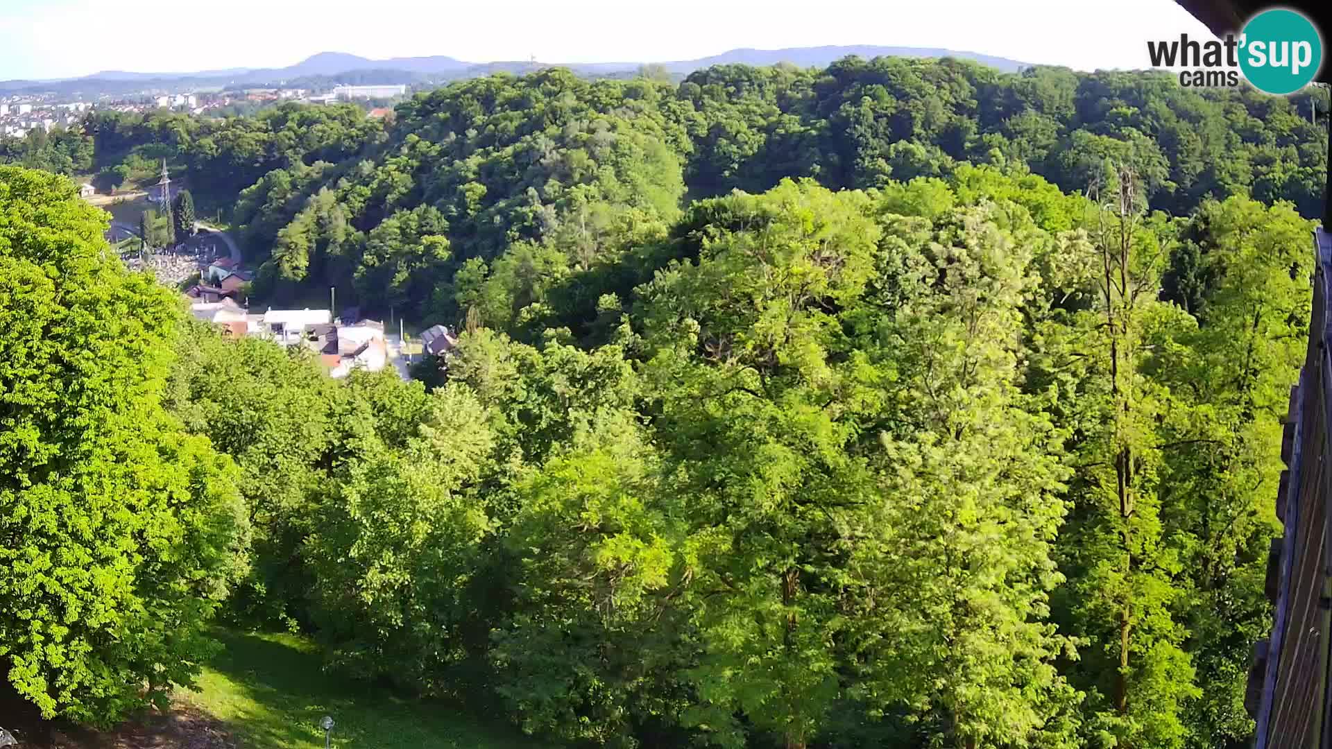 Spletna kamera Karlovac Dubovac grad – Pogled v živo na zgodovinsko znamenitost Karlovca